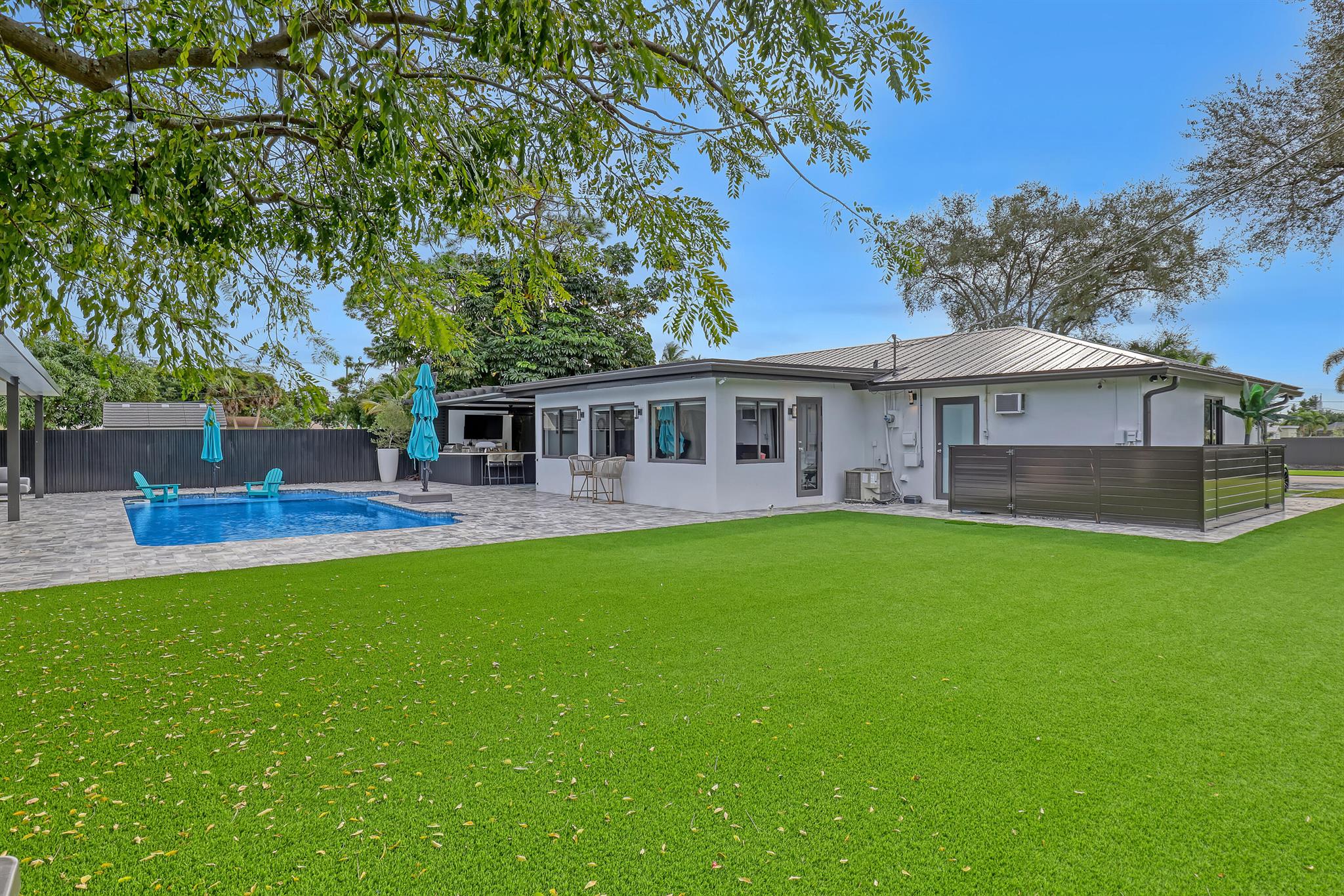 PALM BEACH NATL GOLF AND - Residential