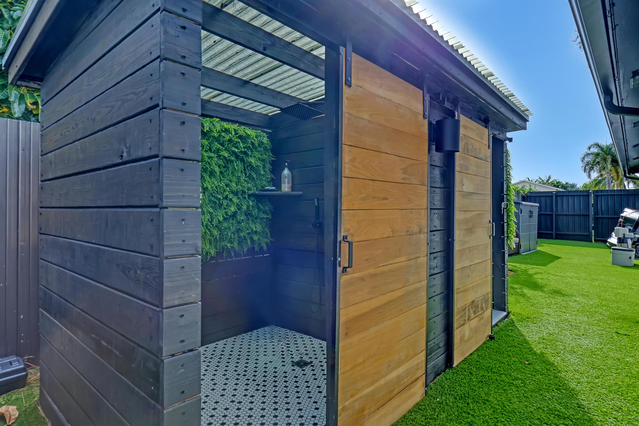 PALM BEACH NATL GOLF AND - Residential