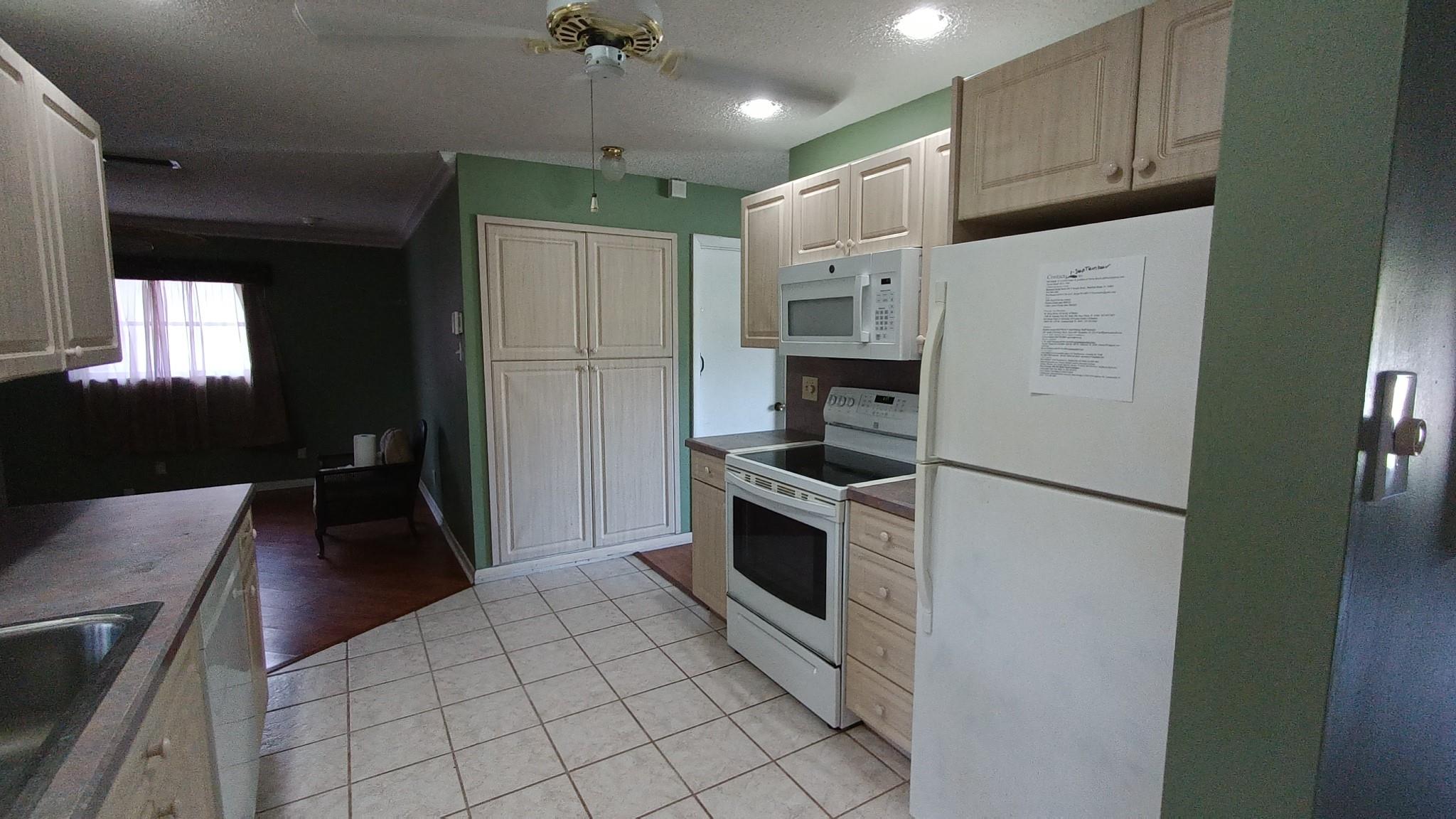 1040 NW 49th Ct