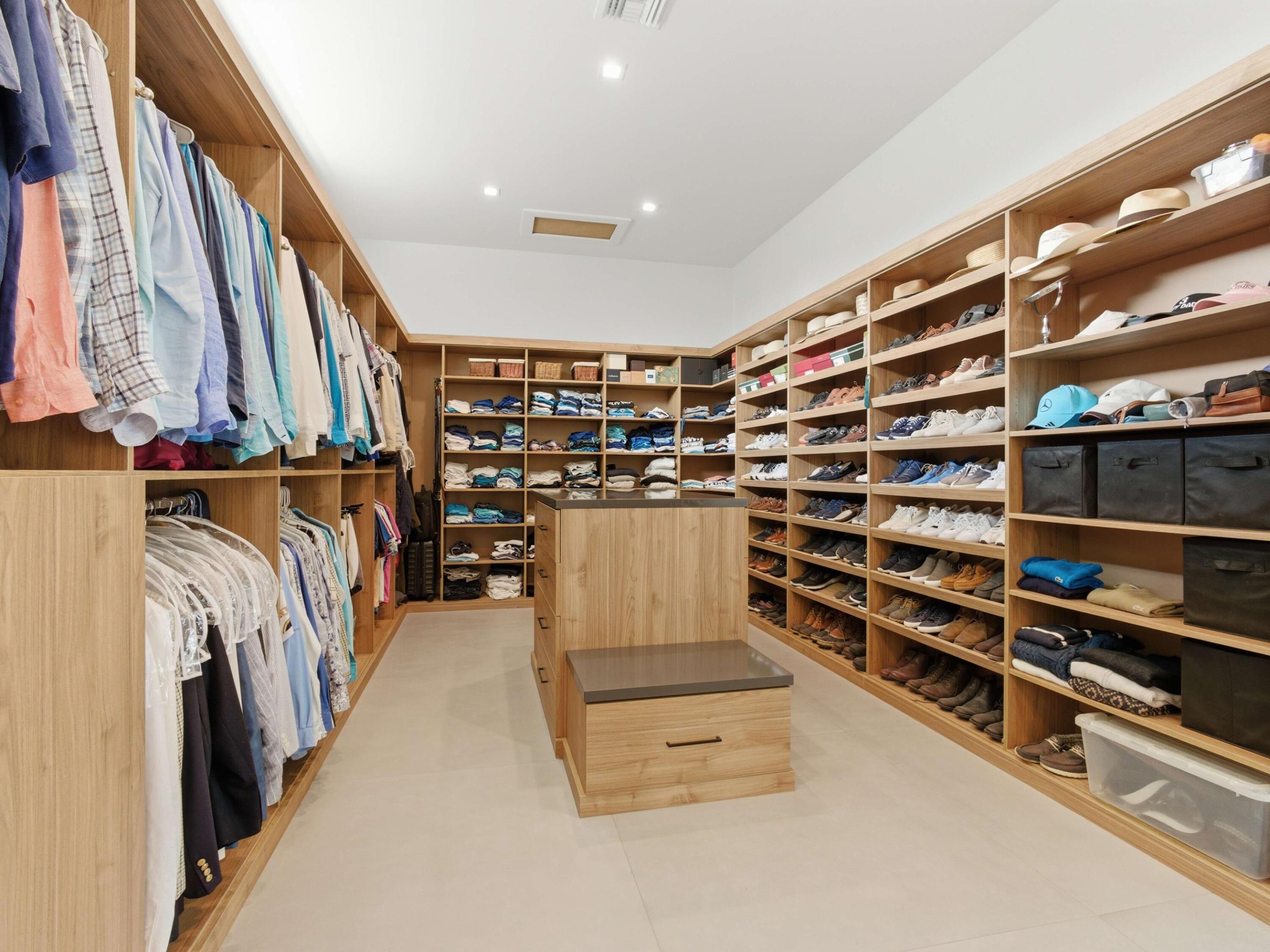 FAIRWAYS THE - Residential