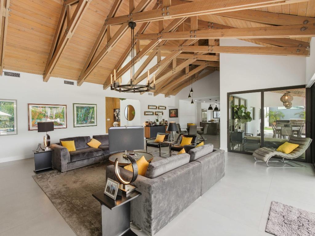 FAIRWAYS THE - Residential