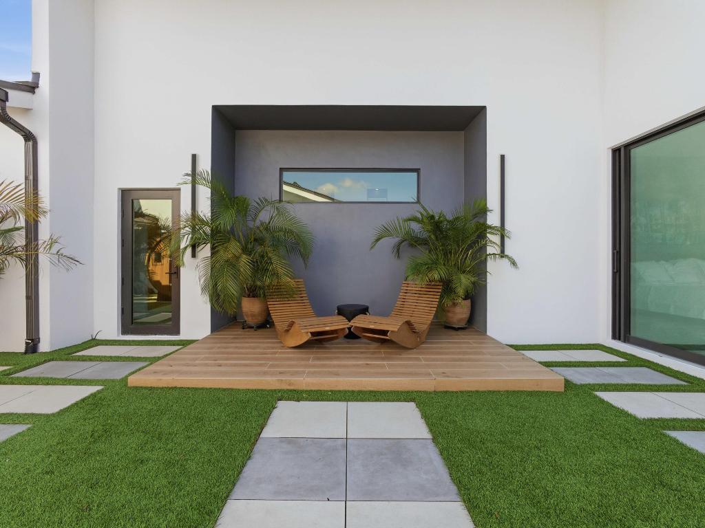 FAIRWAYS THE - Residential