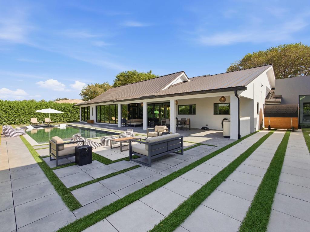 FAIRWAYS THE - Residential