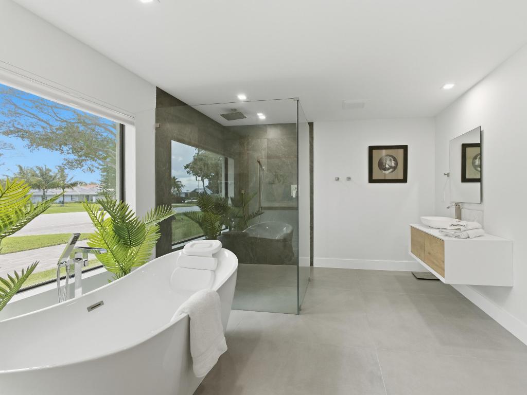 FAIRWAYS THE - Residential