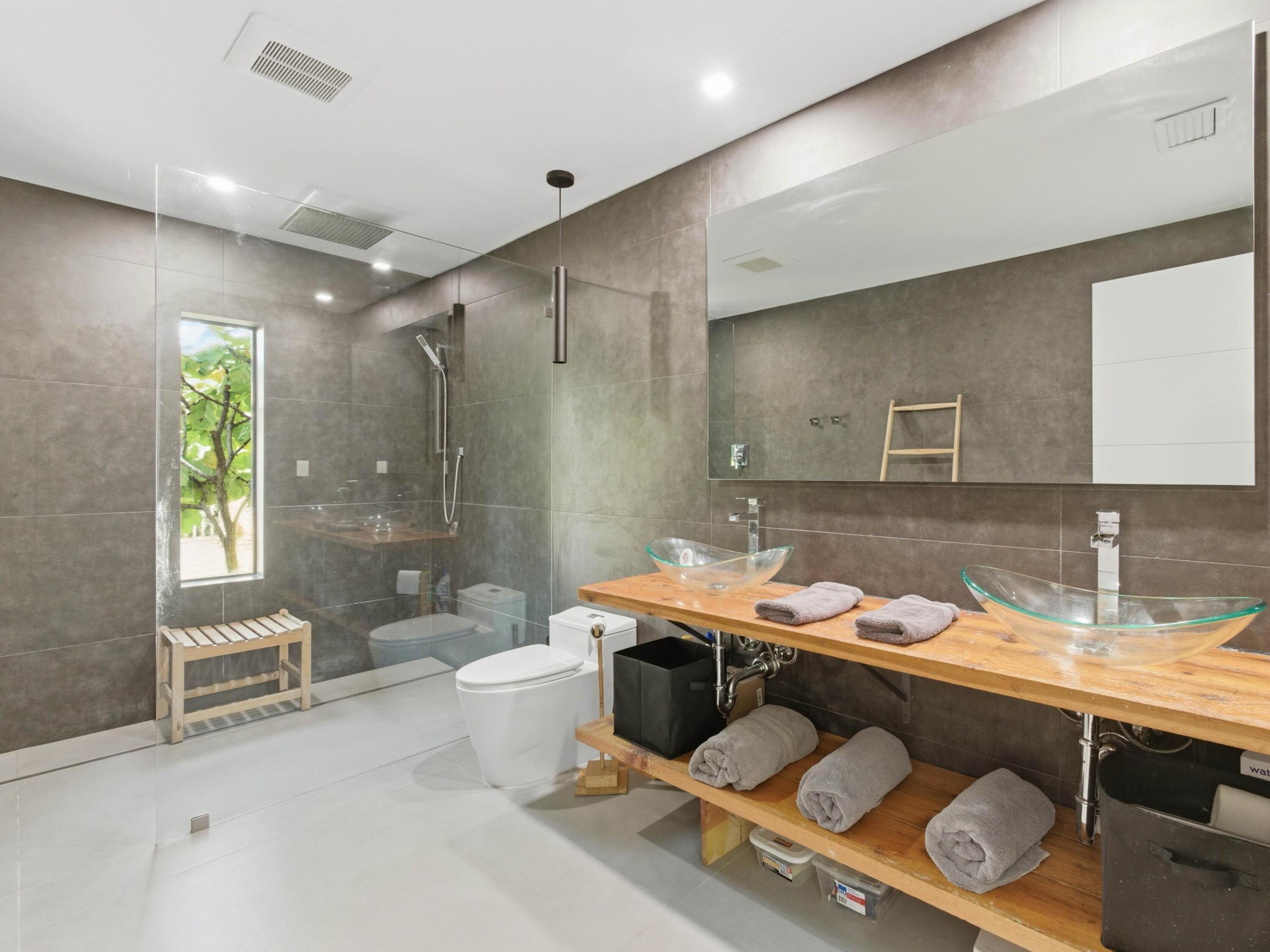 FAIRWAYS THE - Residential