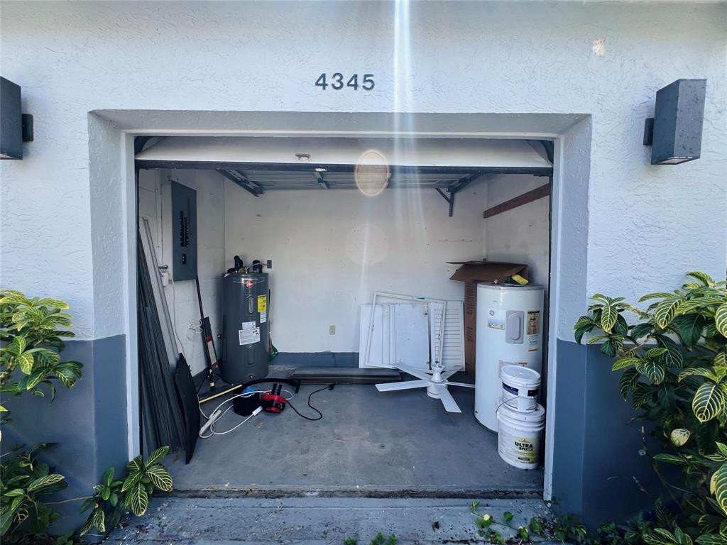 Country Crk Ph Tract A - Residential Lease