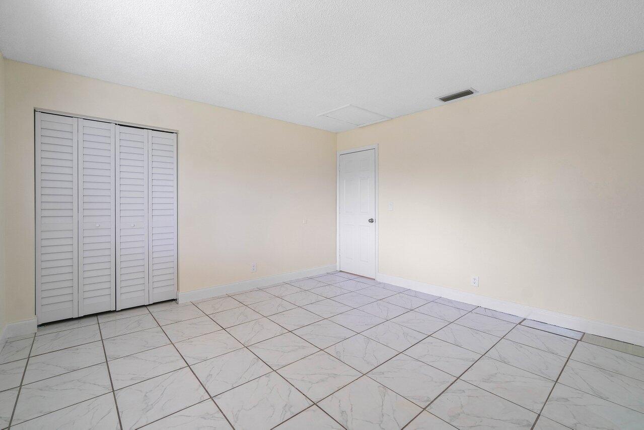 PALM BEACH FARMS CO 7 - Residential Lease