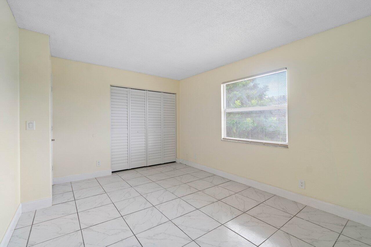 PALM BEACH FARMS CO 7 - Residential Lease