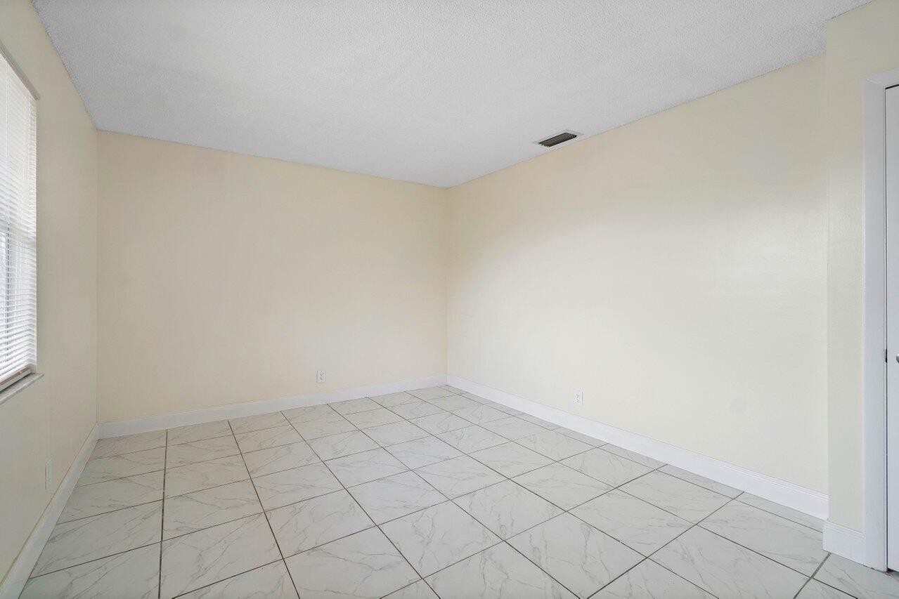 PALM BEACH FARMS CO 7 - Residential Lease