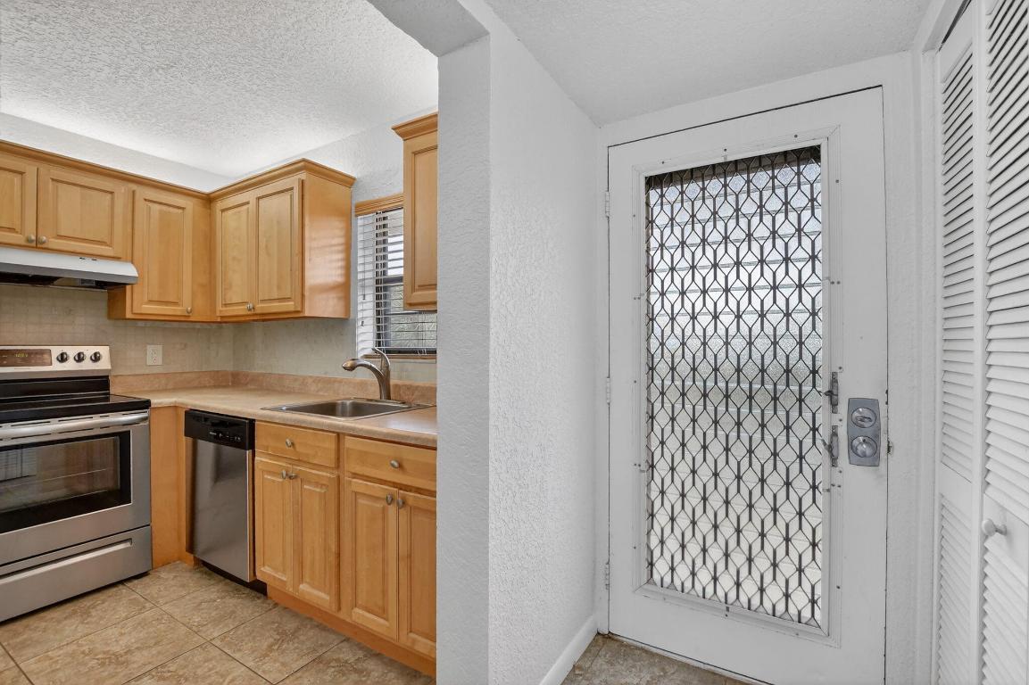 9273 SW 8th Street 311