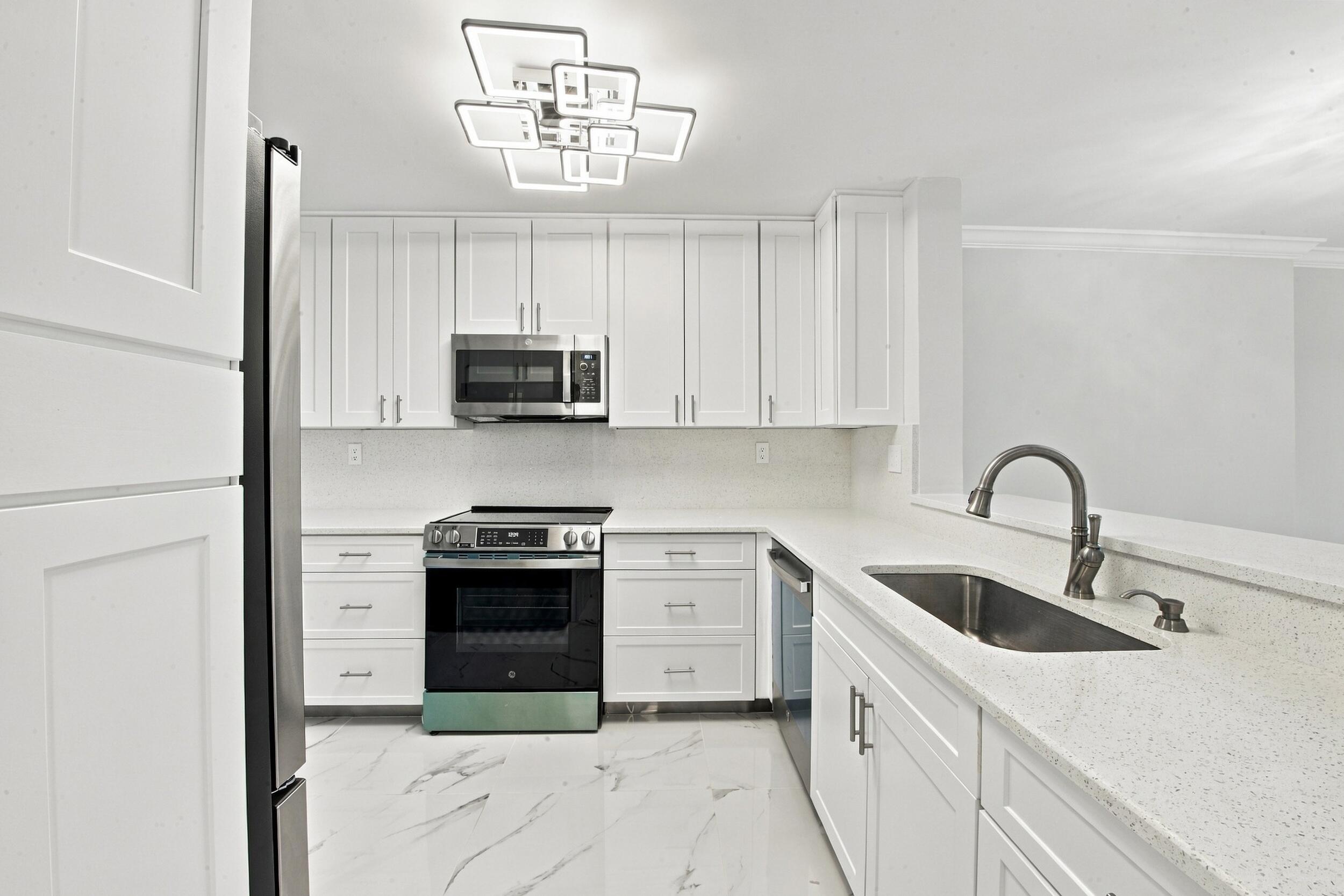 15324 LAKES OF DELRAY Boulevard 105