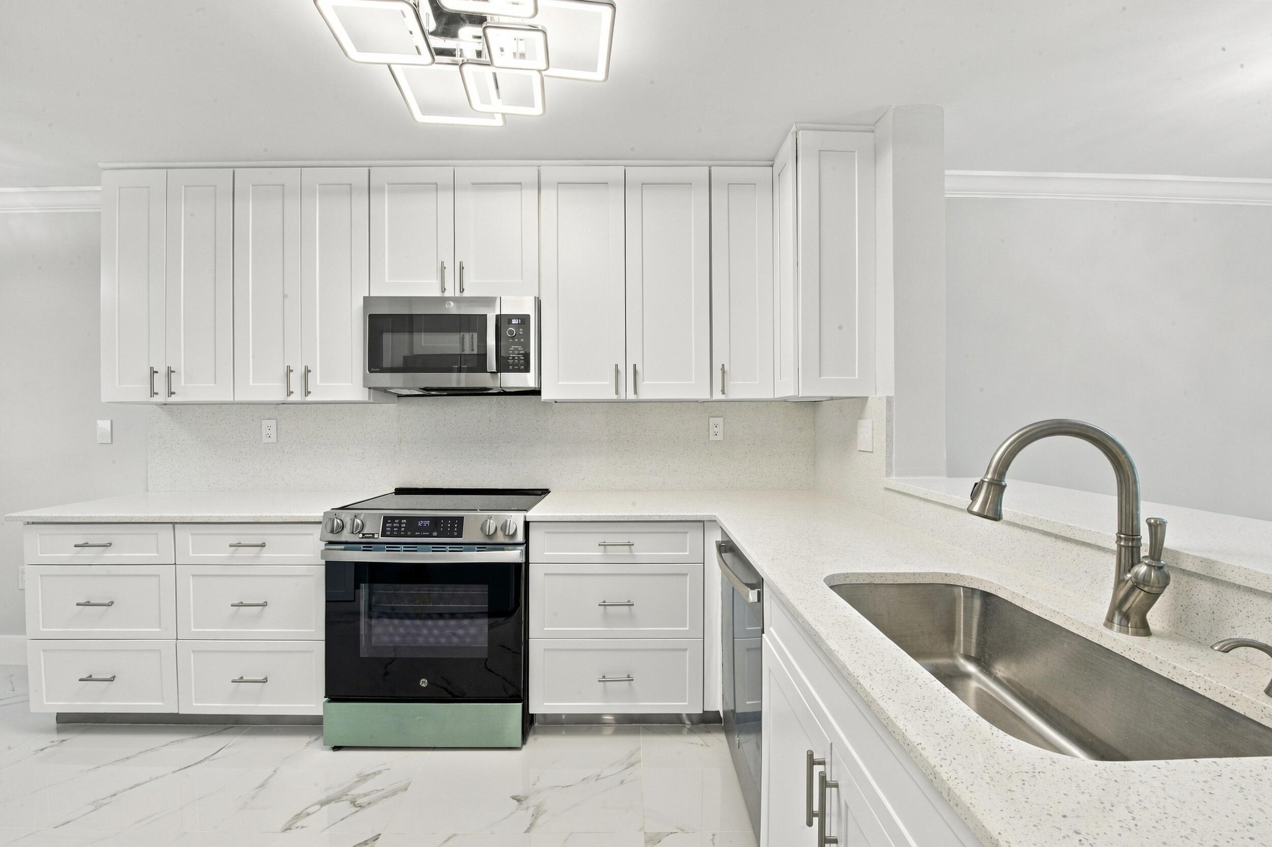 15324 LAKES OF DELRAY Boulevard 105