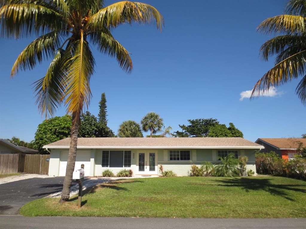 Photo of 1059 SW 24th Avenue Ave, Boynton Beach, FL 33426 (MLS # R10691383)