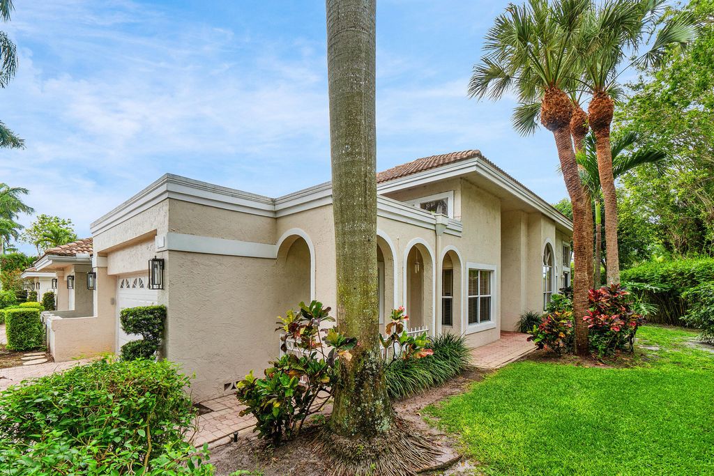 Photo of 5106 Windsor Parke Drive, Boca Raton, FL 33496 (MLS # B26030724)