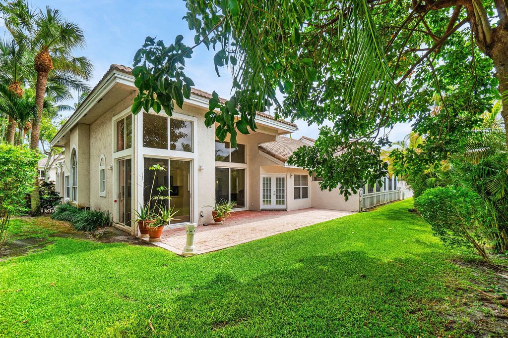 Photo of 5106 Windsor Parke Drive, Boca Raton, FL 33496 (MLS # B26030724)