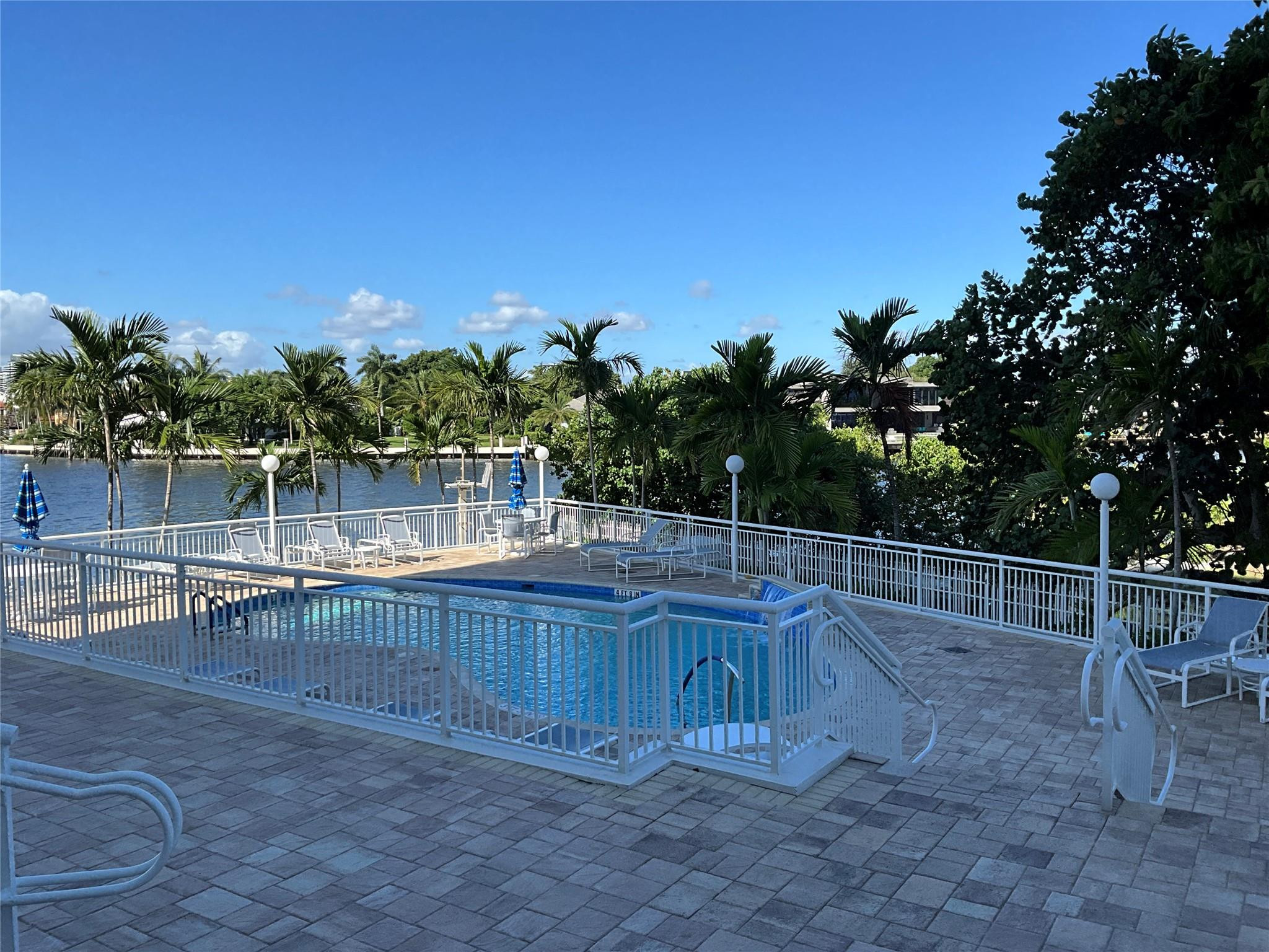 Bayshore Towers - Residential