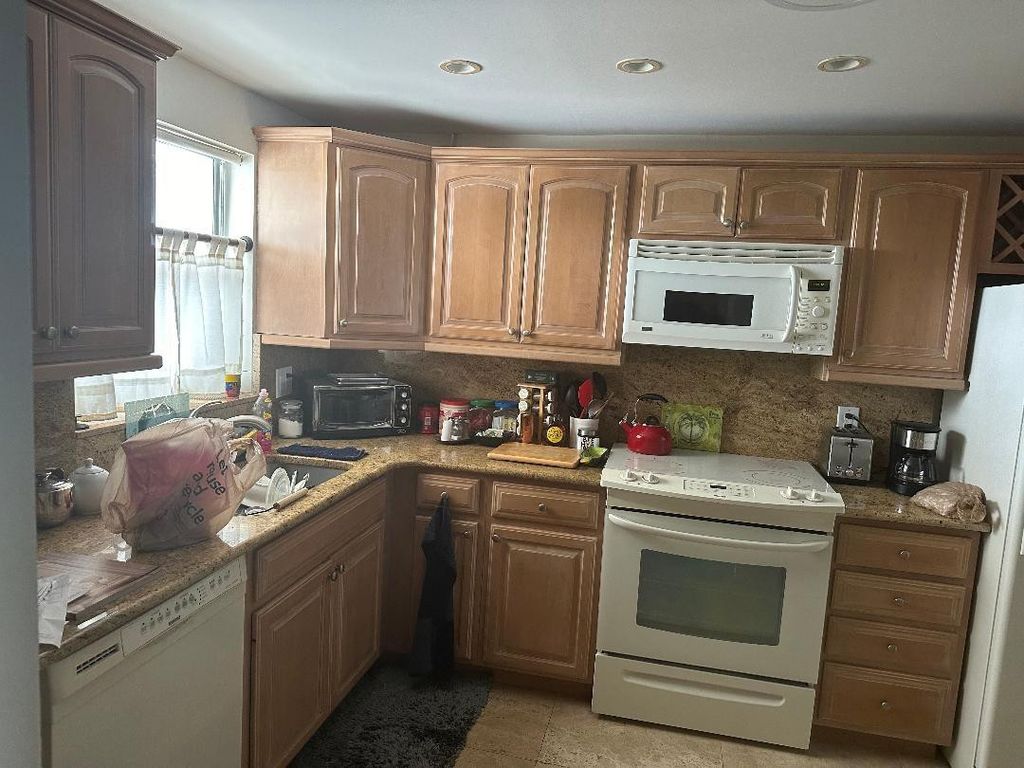 Photo of 511 Bayshore Drive #405, Fort Lauderdale, FL 33304 (MLS # B26033870)
