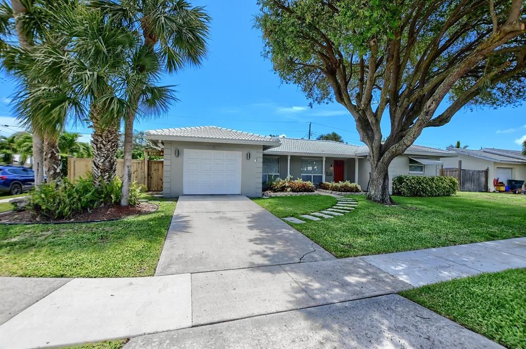 Photo of 800 SW 12th Avenue, Boca Raton, FL 33486 (MLS # R10804468)