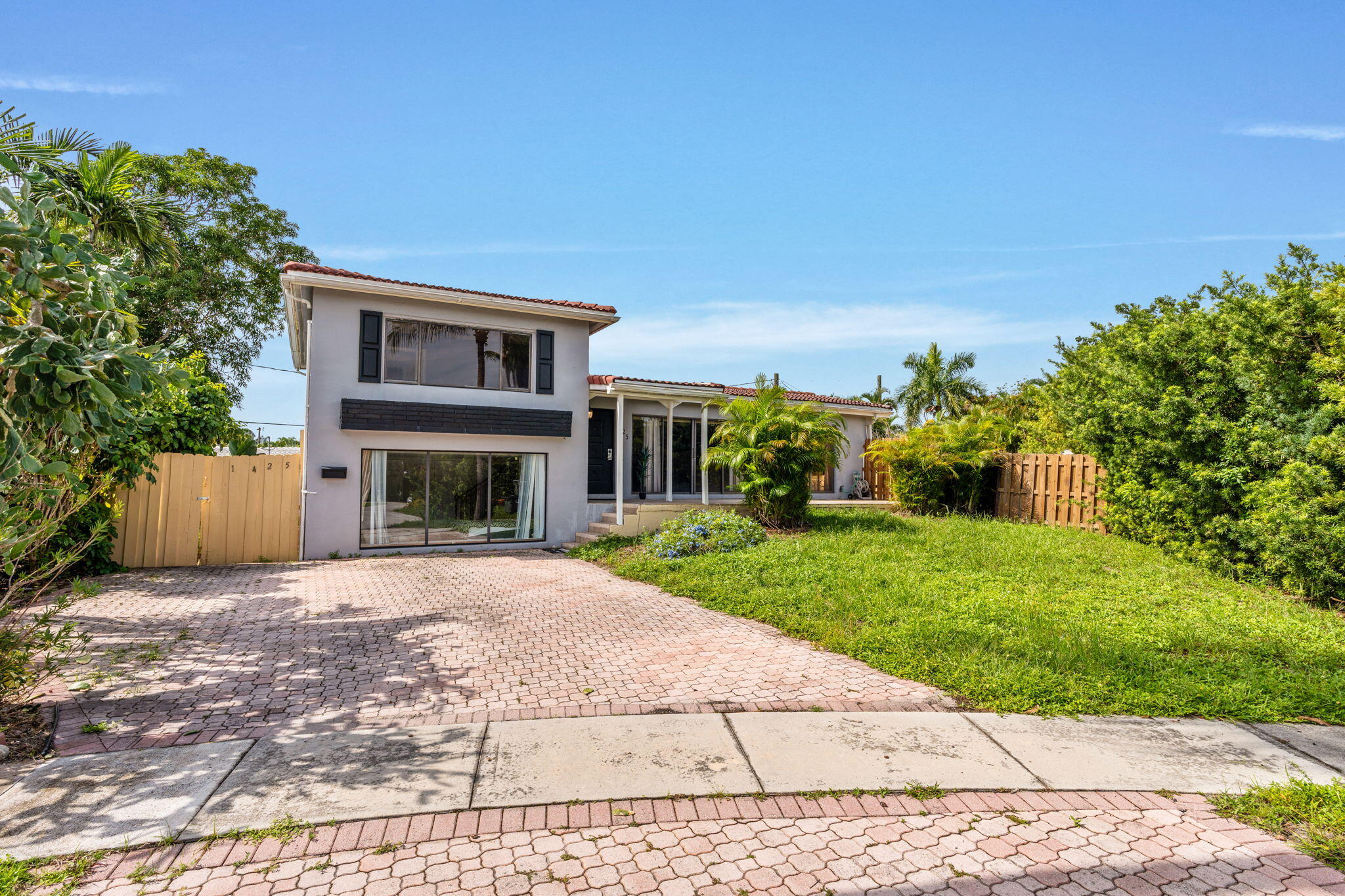 1425 NE 4th Court
