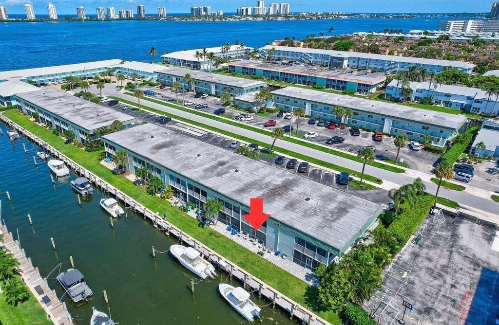 Photo of 121 Wettaw Lane #116, North Palm Beach, FL 33408 (MLS # R11015819)