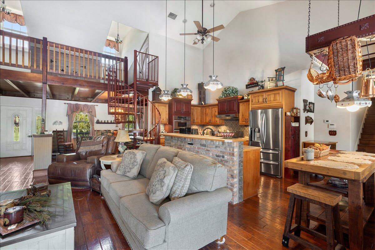 GLENDALE ACRES (A OF E) - Residential