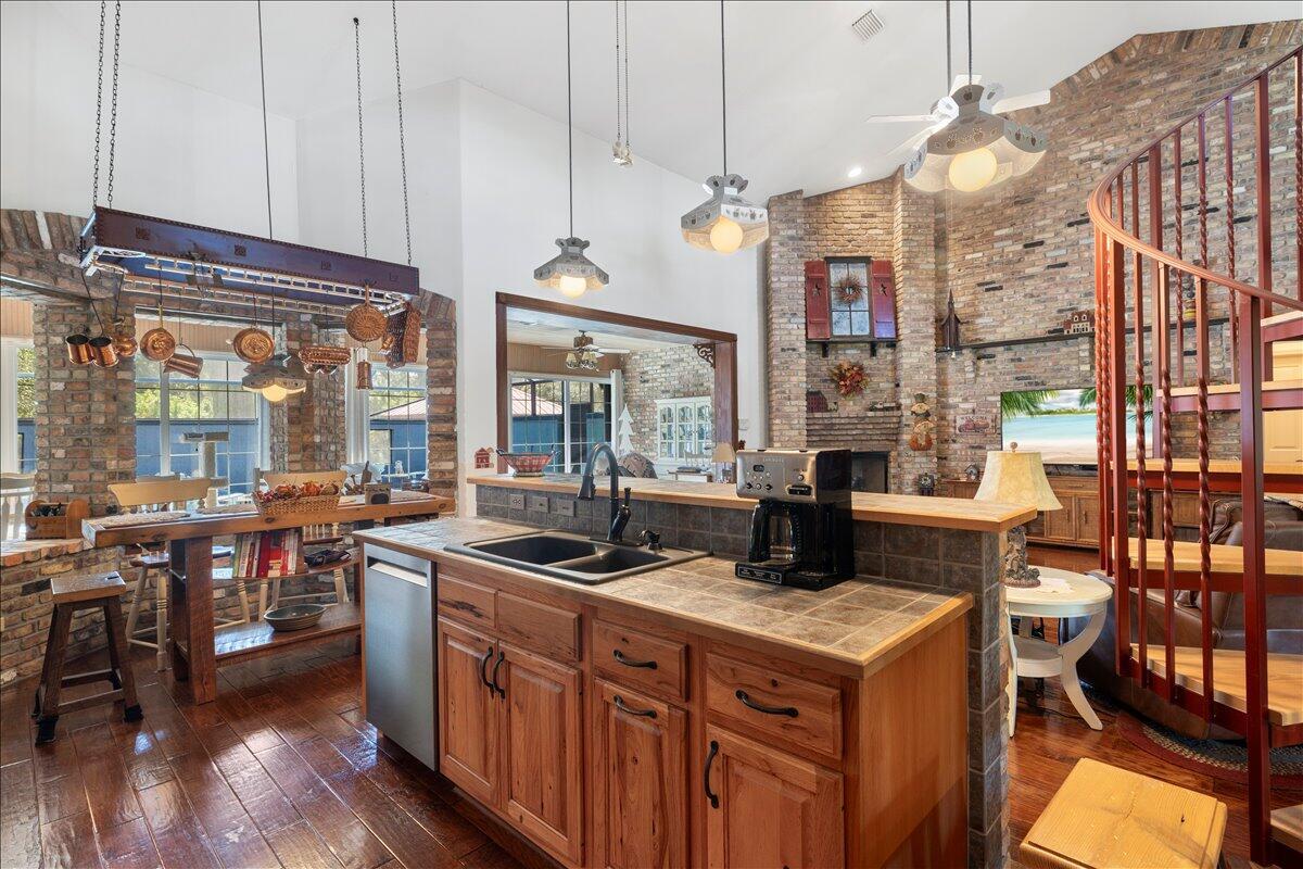 GLENDALE ACRES (A OF E) - Residential