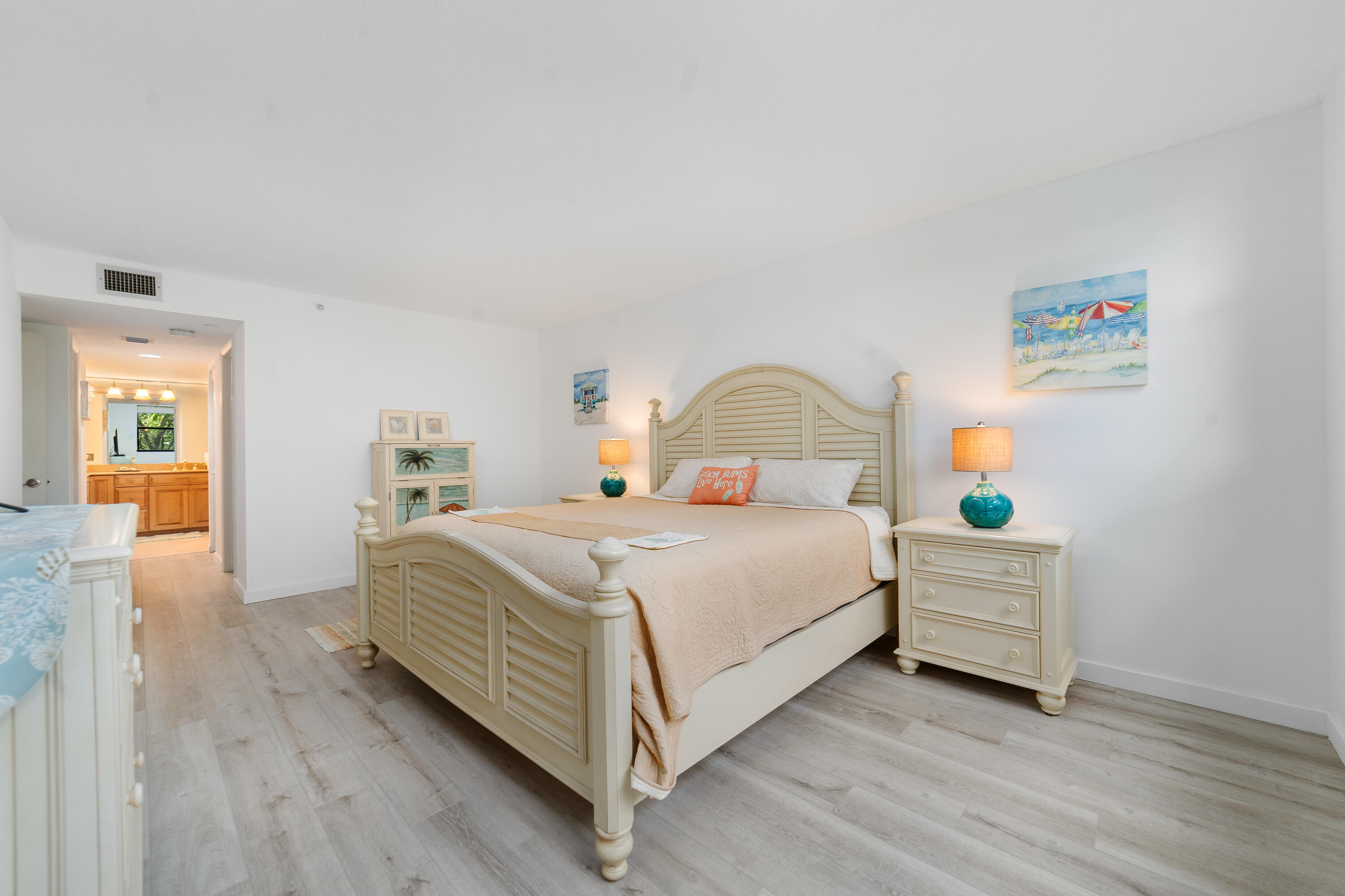 VOYAGER CONDO - Residential