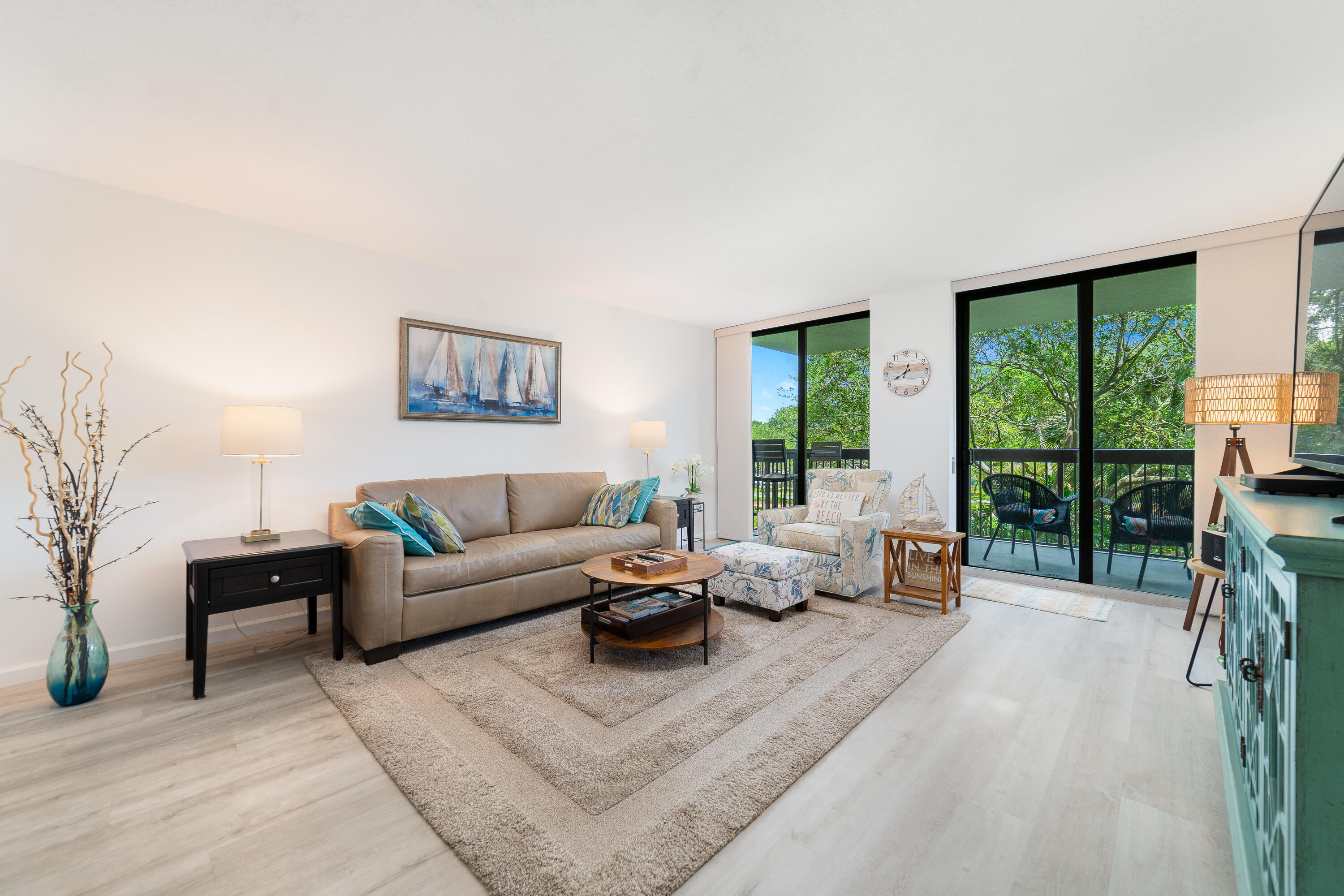 VOYAGER CONDO - Residential