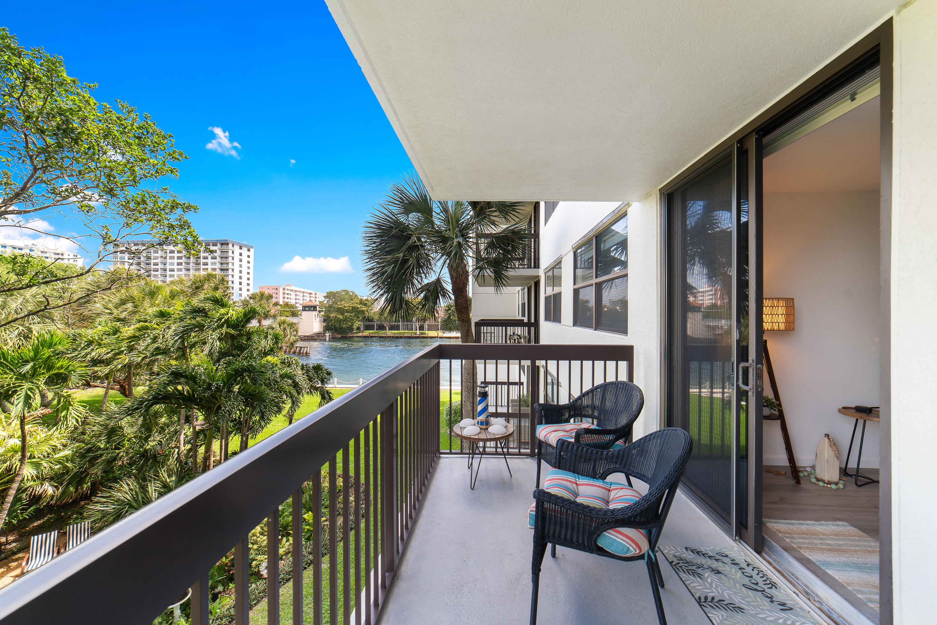 VOYAGER CONDO - Residential