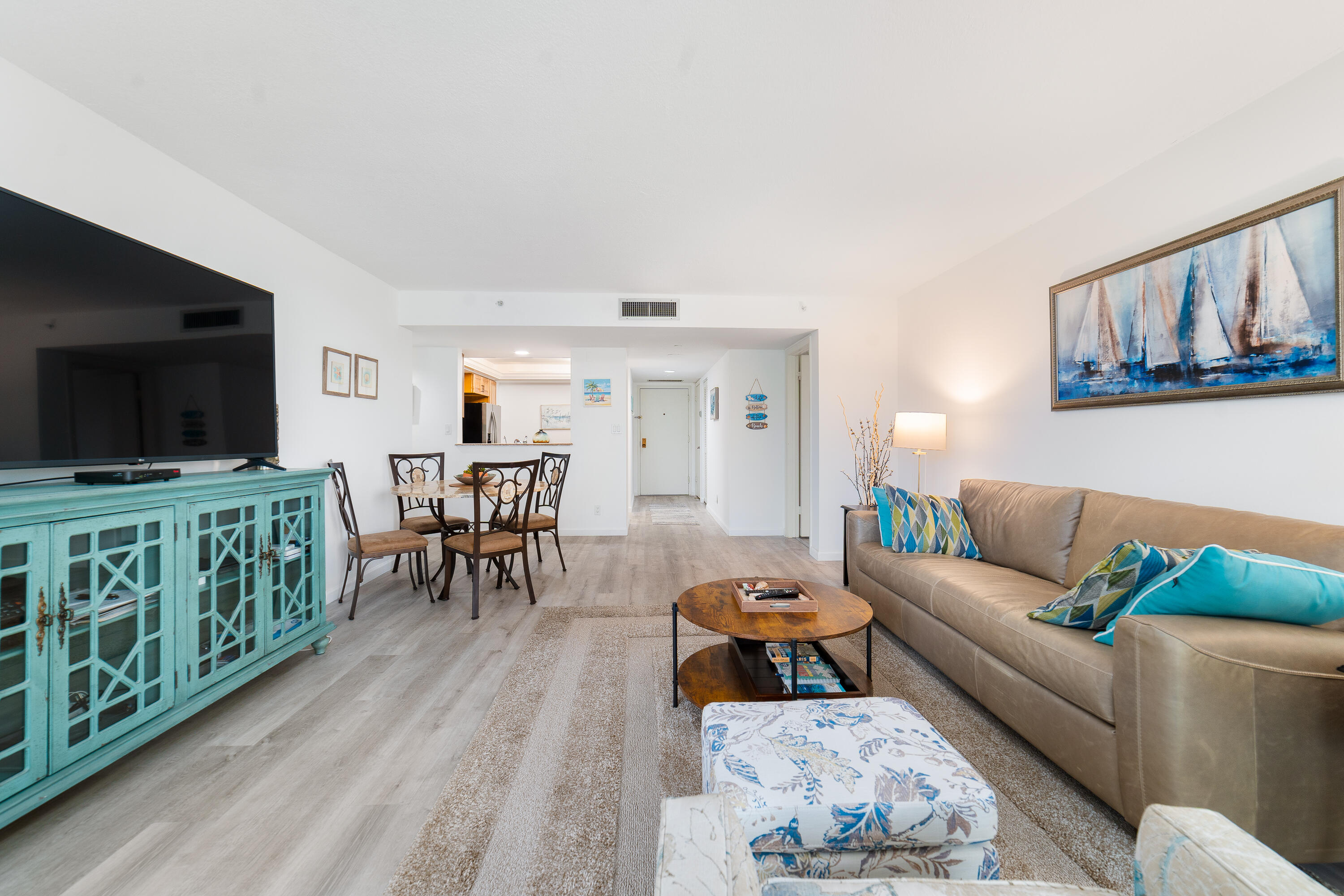 VOYAGER CONDO - Residential