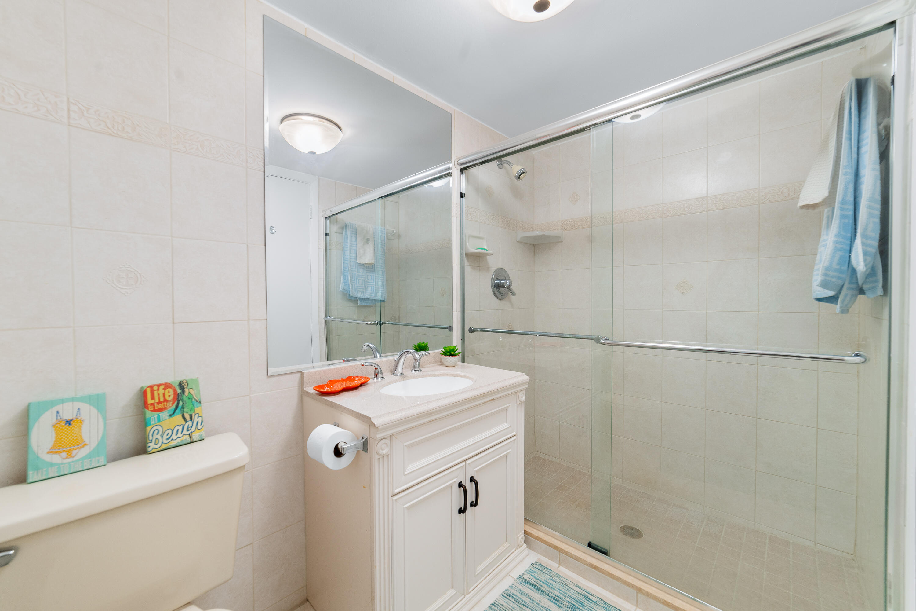 VOYAGER CONDO - Residential