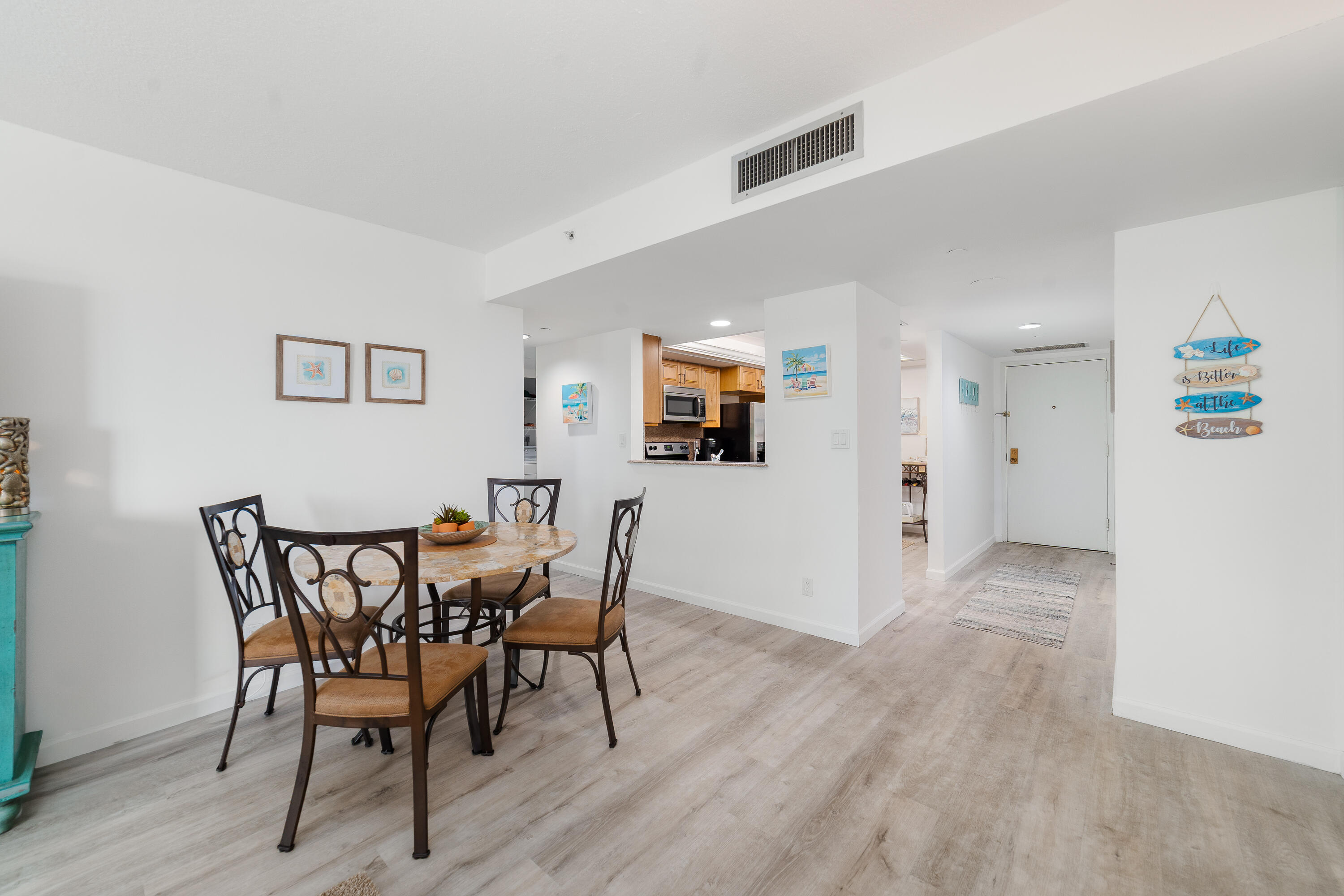 VOYAGER CONDO - Residential