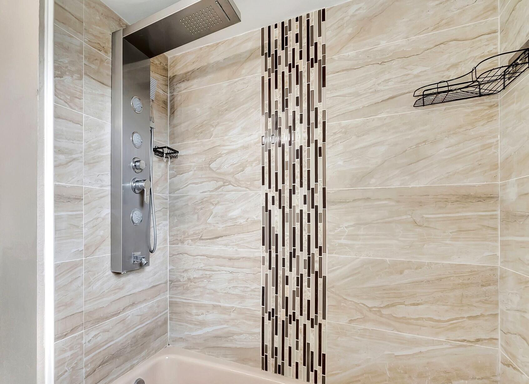 JASMINE LAKES - Residential Lease