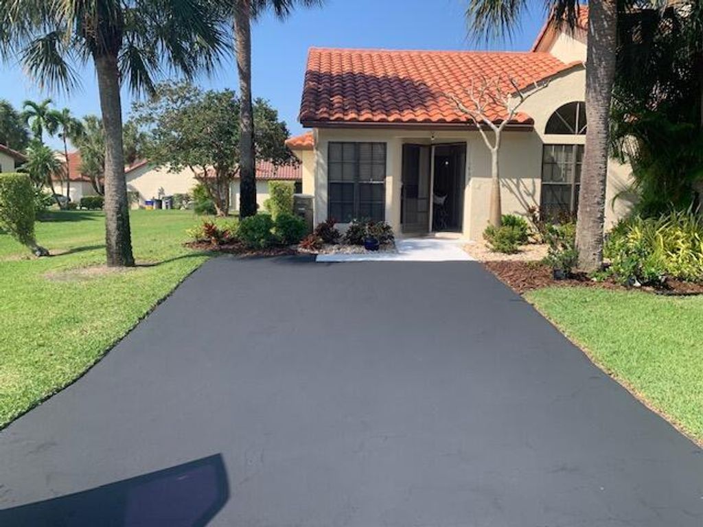 Photo of 18595 Woodstream Drive, Boca Raton, FL 33498 (MLS # R10871686)