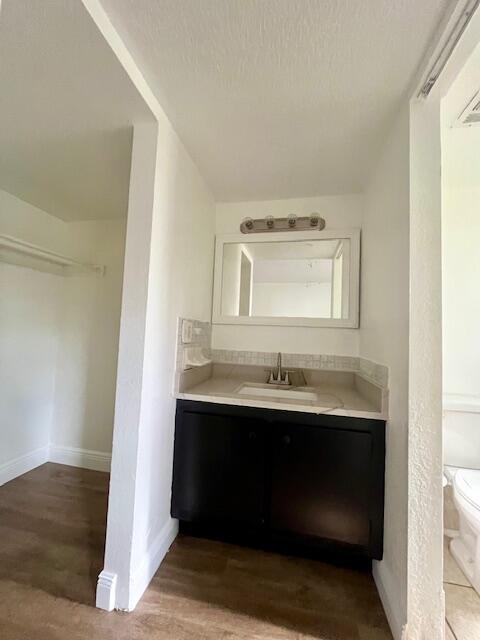 MODEL LAND CO - Residential Lease