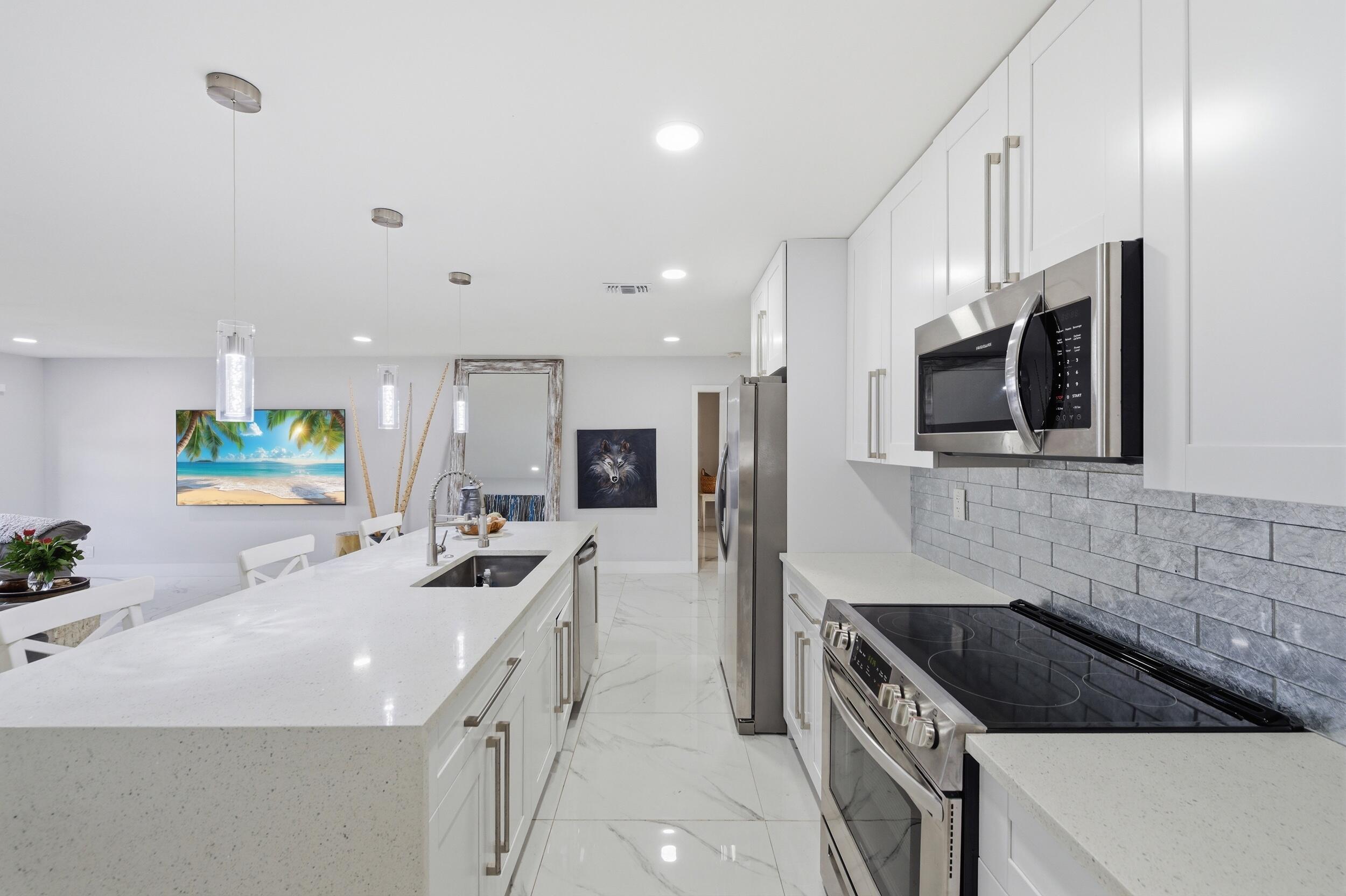 COCO WOOD LAKES SEC 1 - Residential Lease