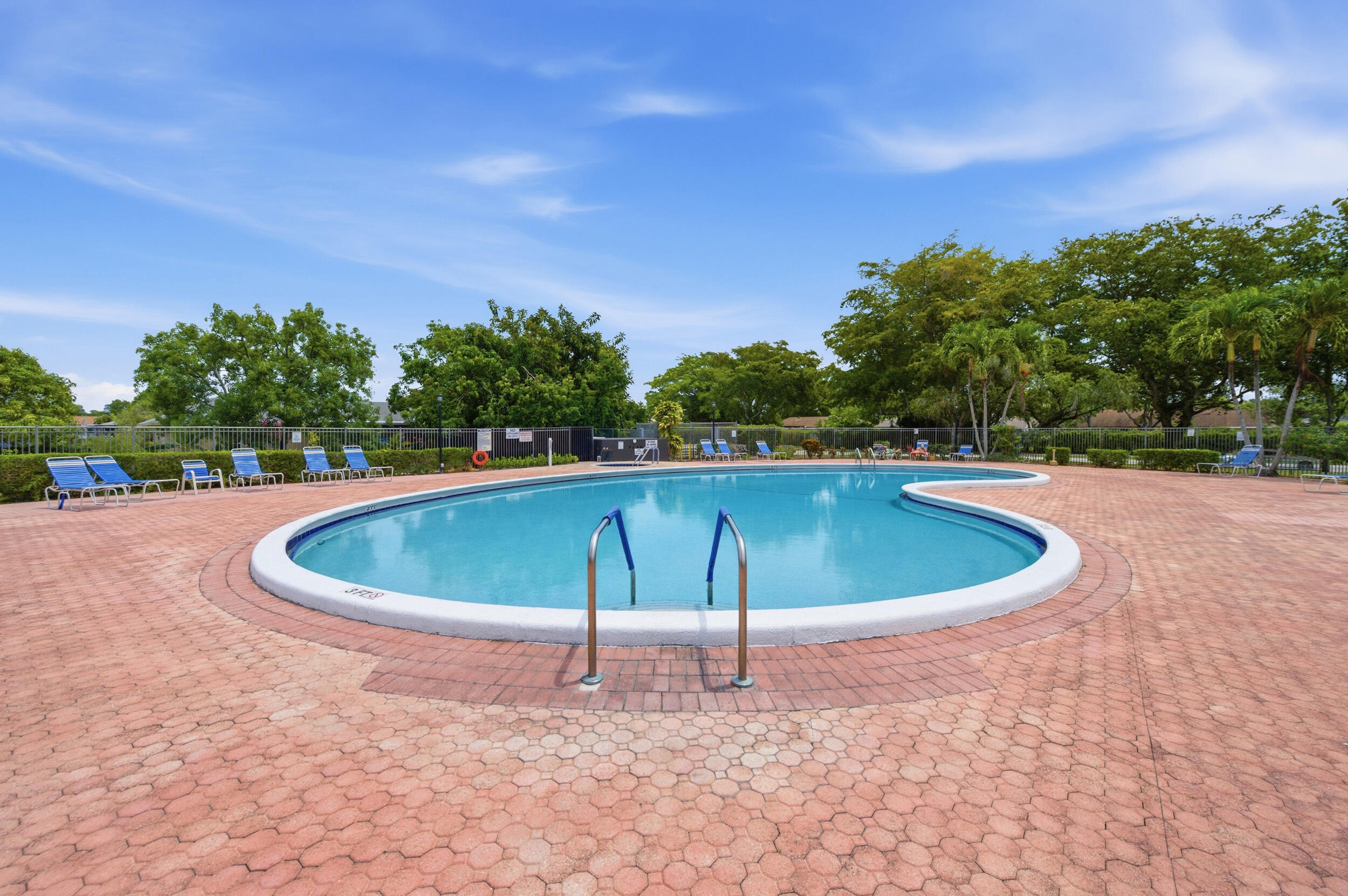 COCO WOOD LAKES SEC 1 - Residential Lease