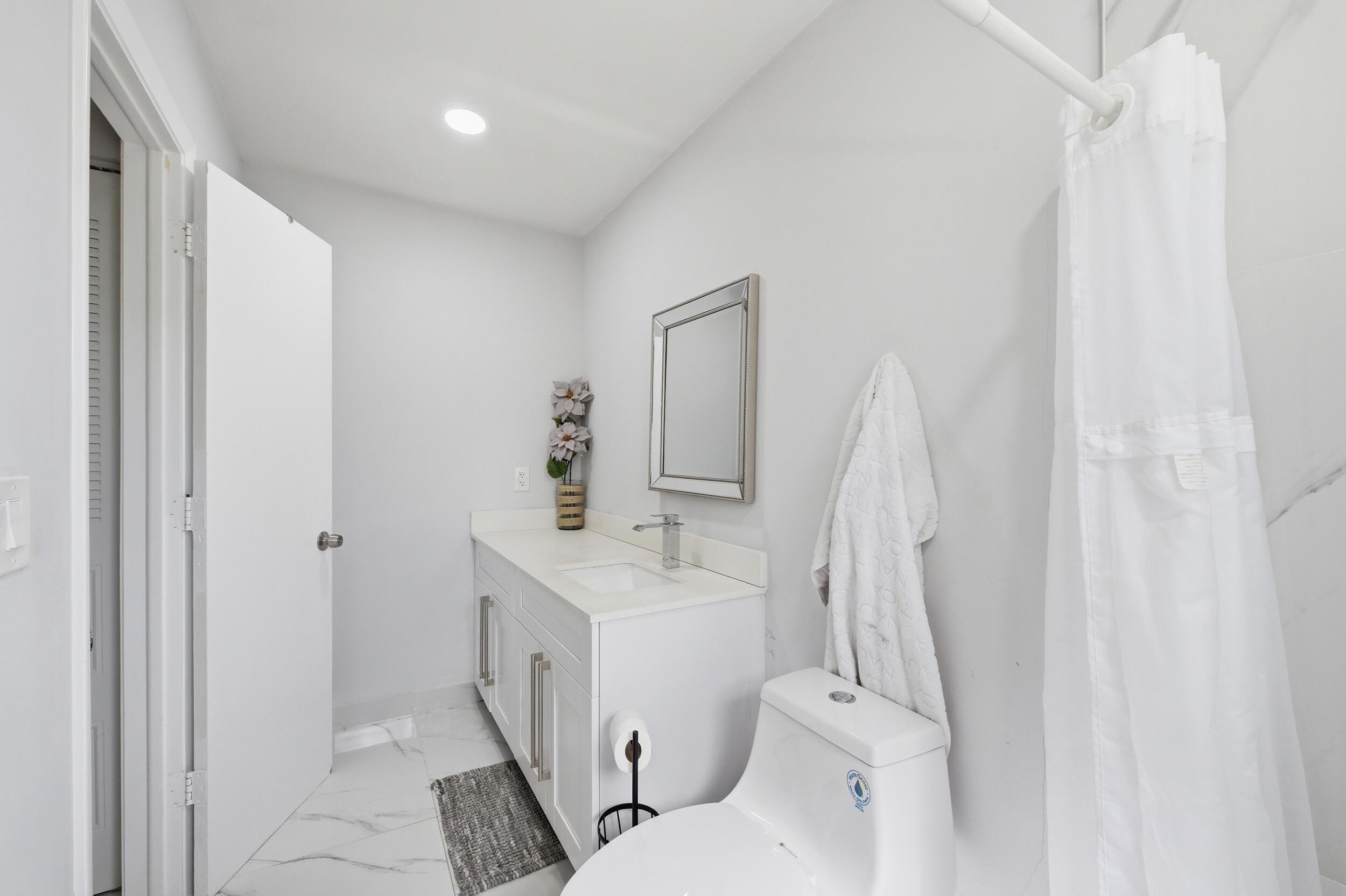 COCO WOOD LAKES SEC 1 - Residential Lease