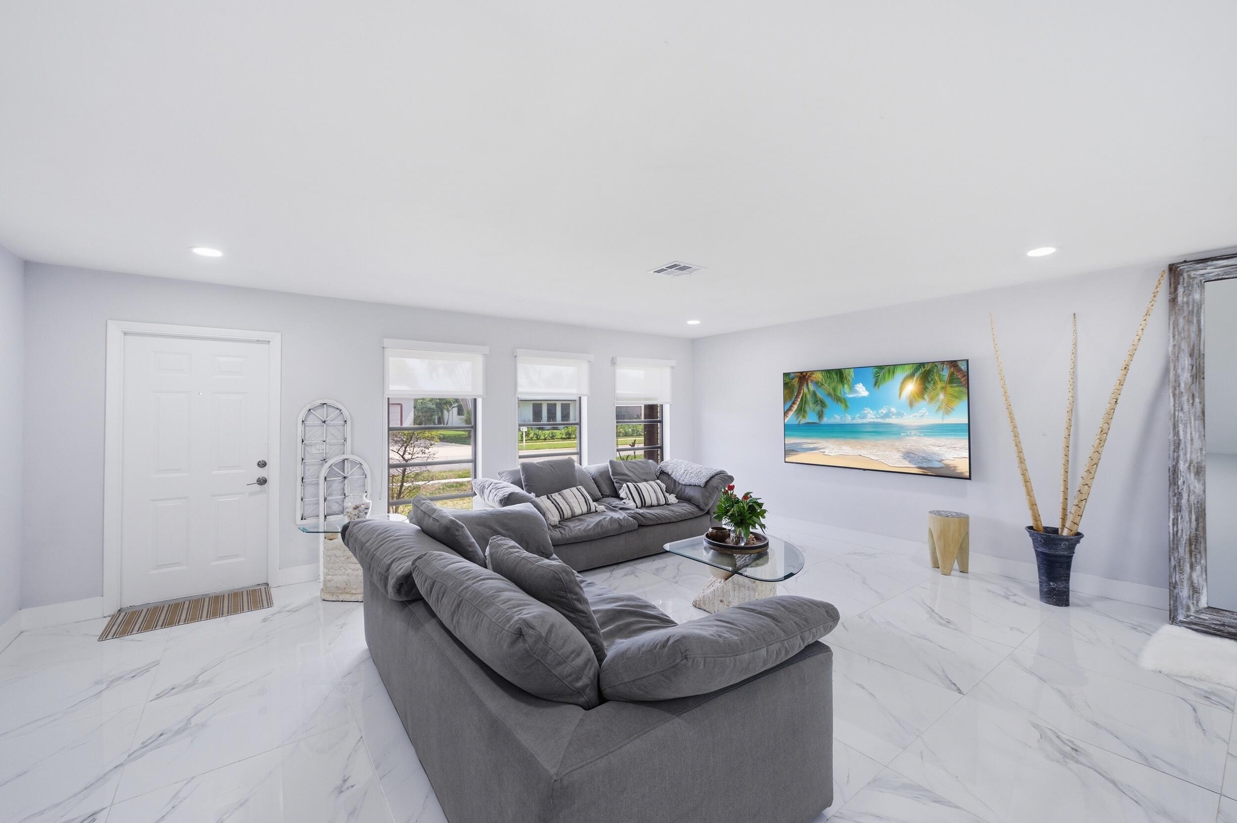 COCO WOOD LAKES SEC 1 - Residential Lease