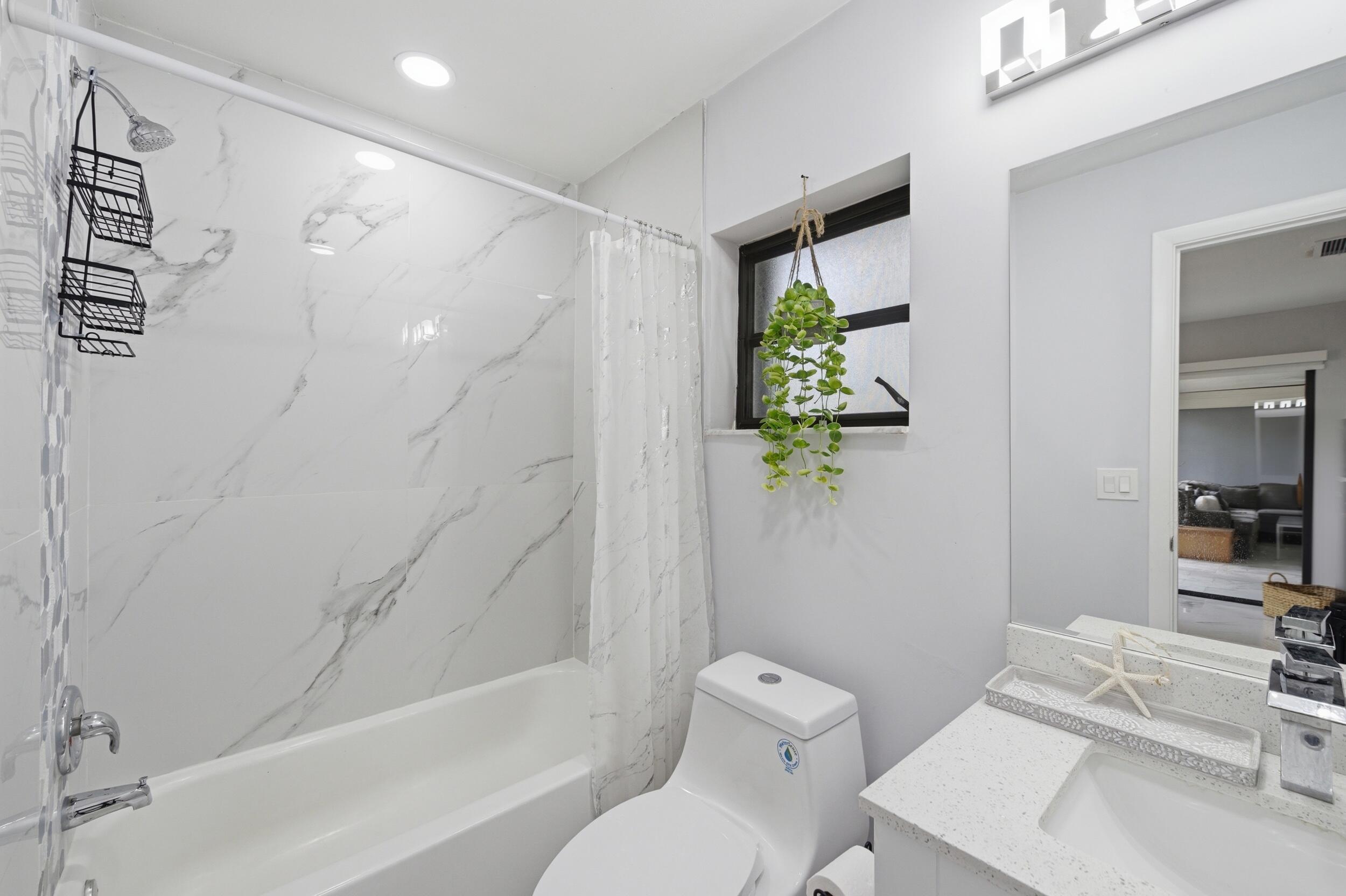 COCO WOOD LAKES SEC 1 - Residential Lease
