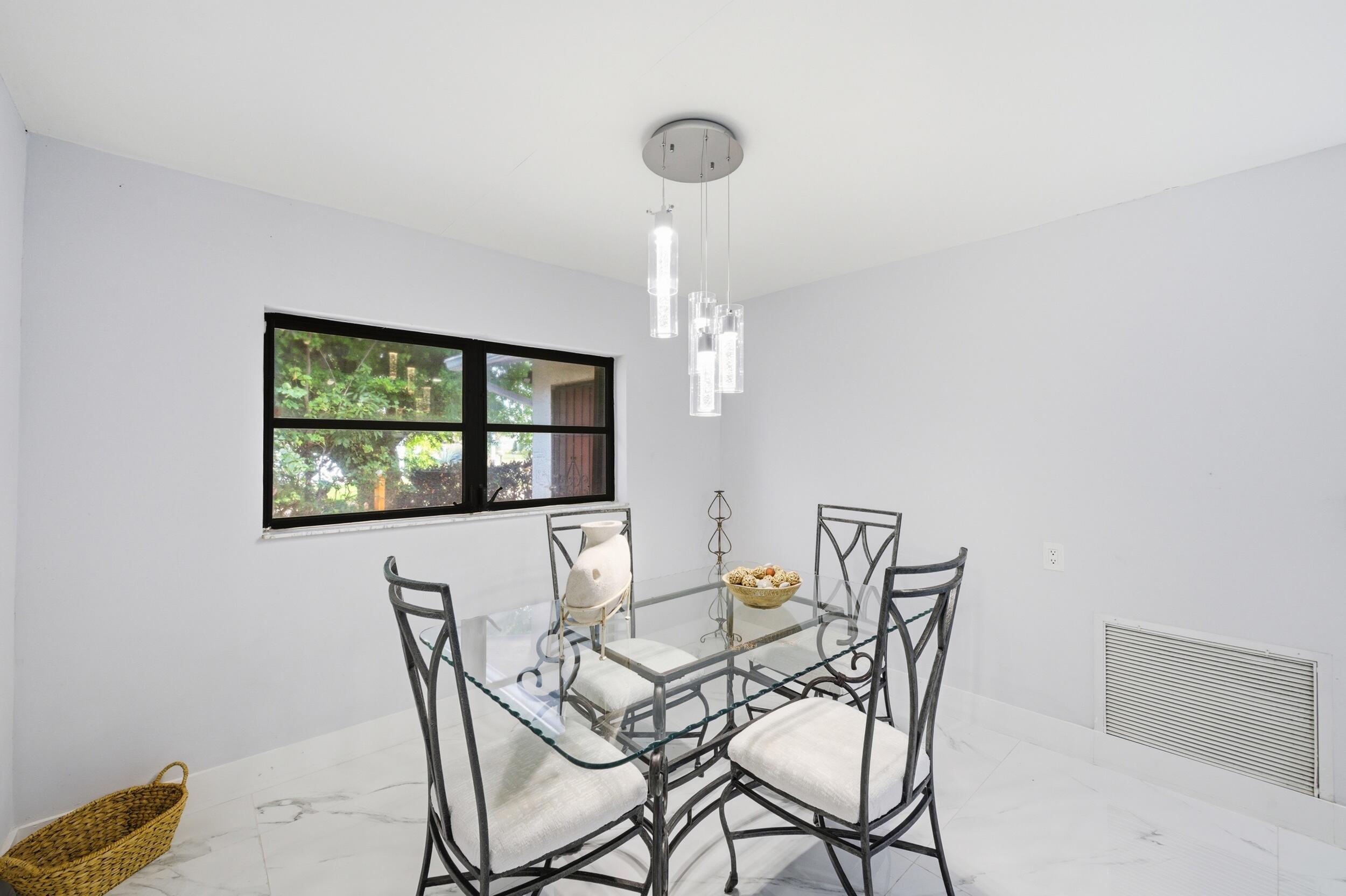 COCO WOOD LAKES SEC 1 - Residential Lease