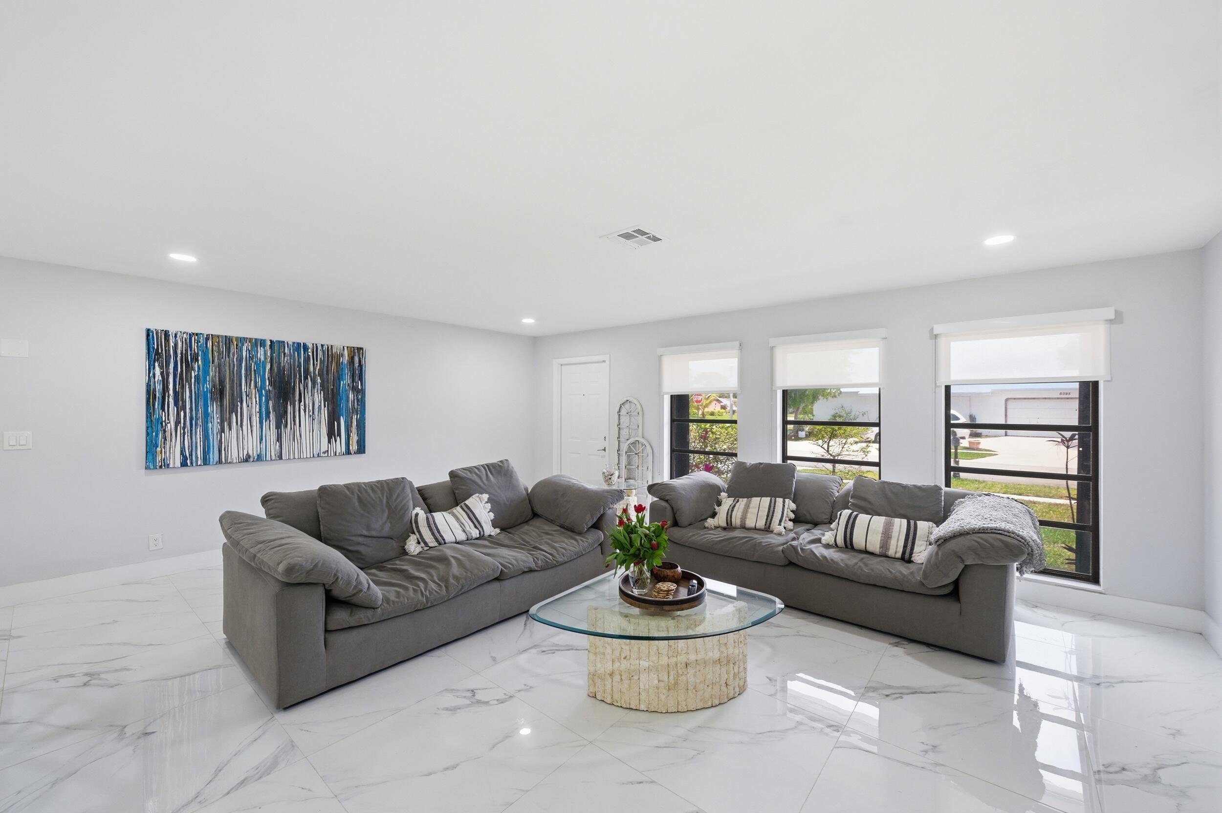 COCO WOOD LAKES SEC 1 - Residential Lease