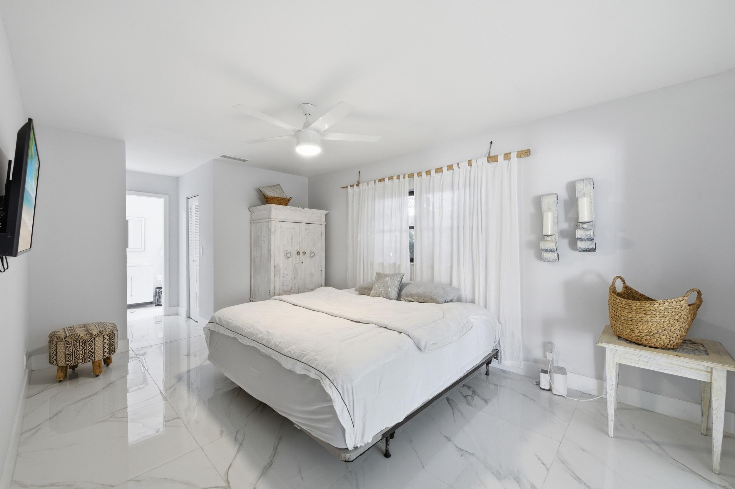 COCO WOOD LAKES SEC 1 - Residential Lease