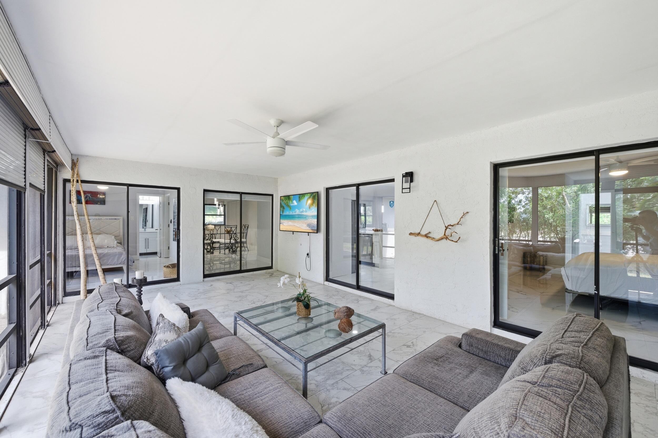 COCO WOOD LAKES SEC 1 - Residential Lease