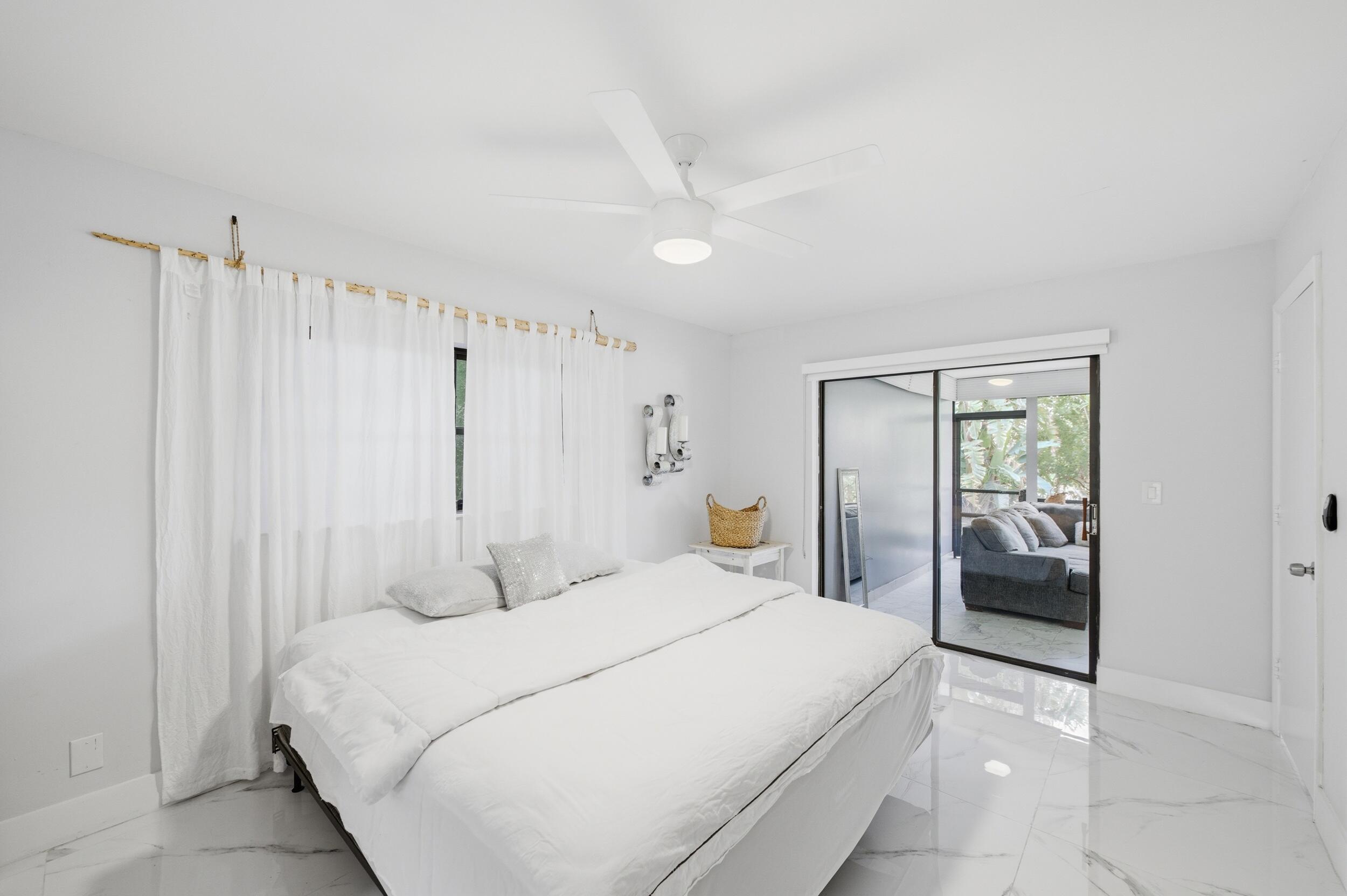 COCO WOOD LAKES SEC 1 - Residential Lease