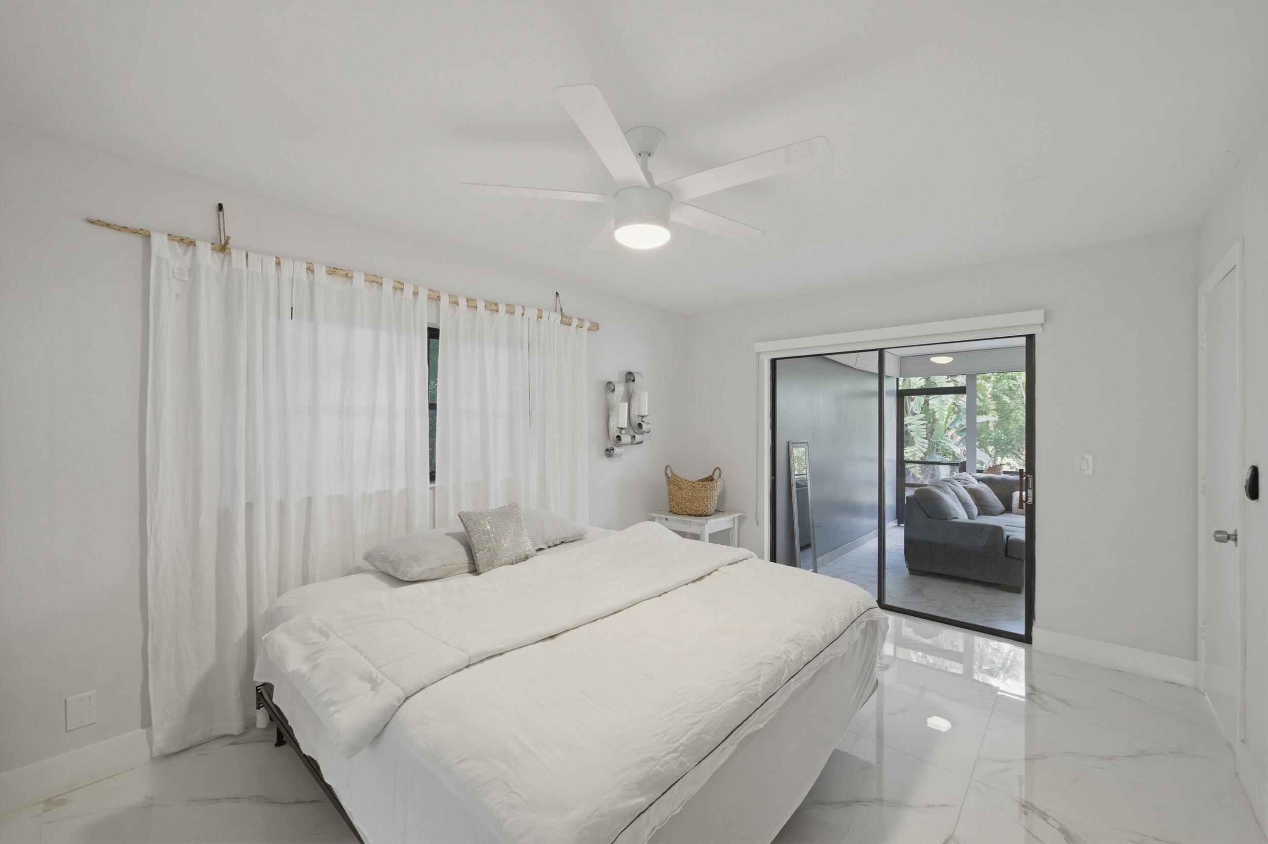 COCO WOOD LAKES SEC 1 - Residential Lease