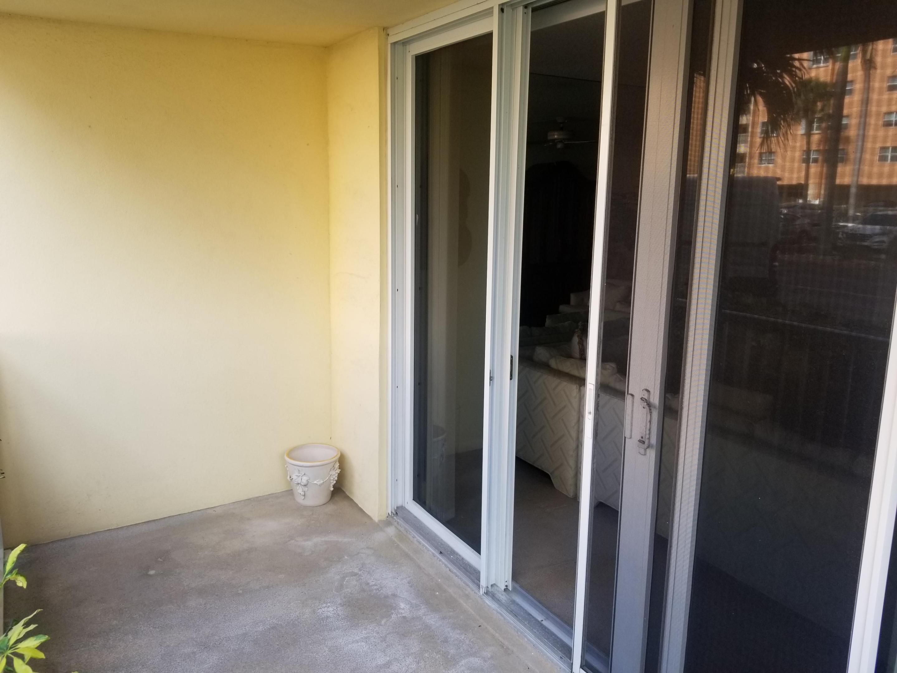 LE CHATEAU ROYAL CONDO - Residential