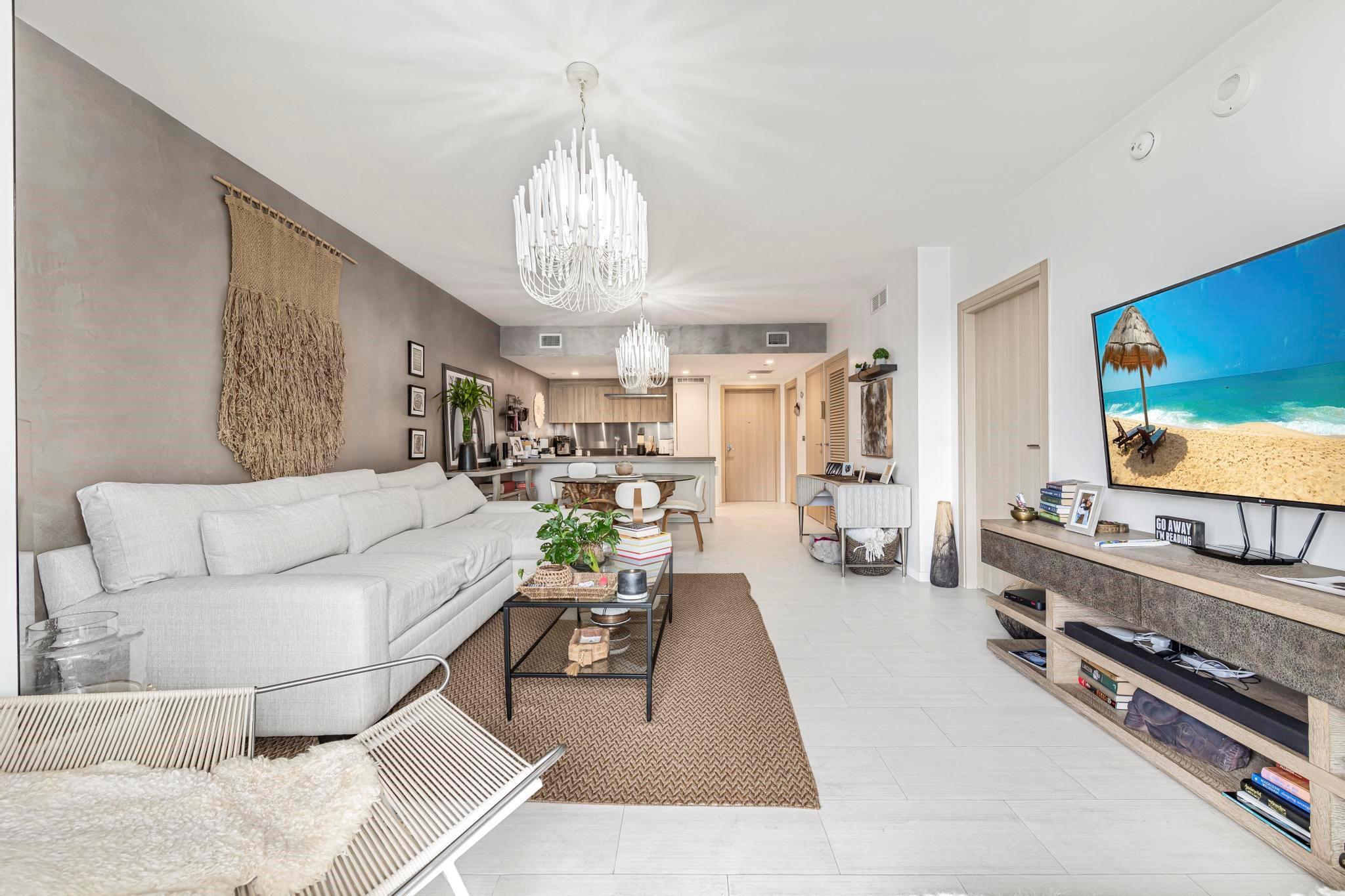 1000 Brickell Plz 4214