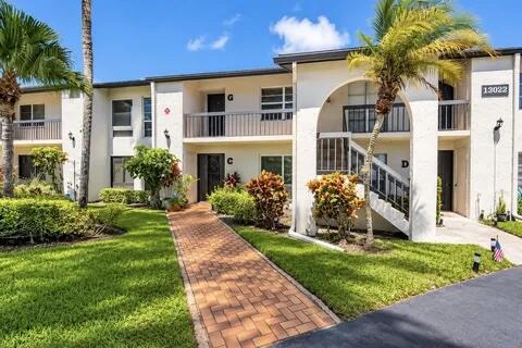 Photo of 5771 FAIRWAY PARK Court #205, Boynton Beach, FL 33437 (MLS # B26091990)