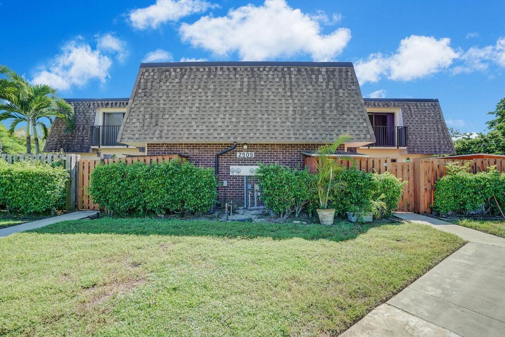 Photo of 2909 SW 22nd Circle #38c, Delray Beach, FL 33445 (MLS # R11024015)